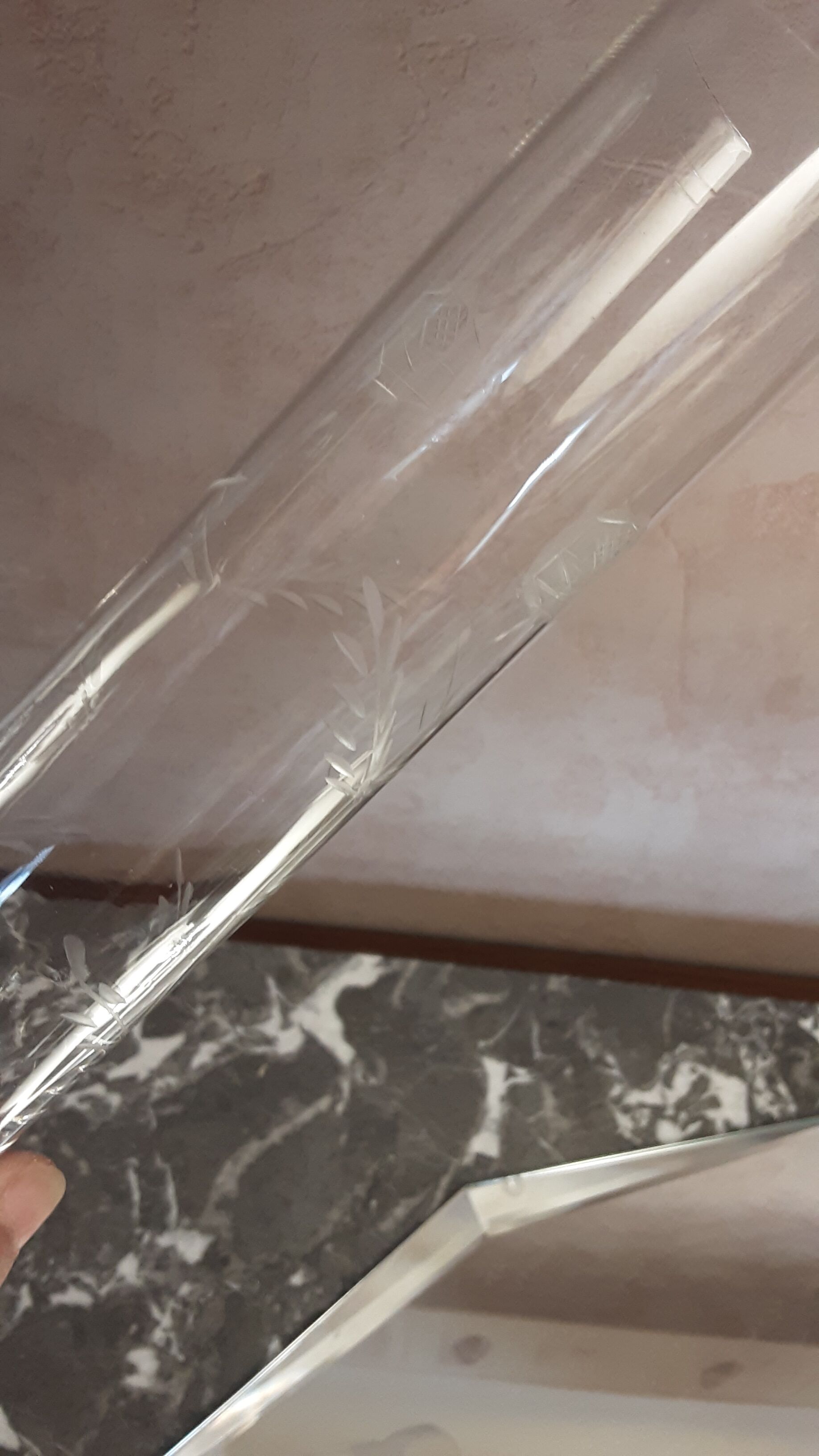 Chissed glass soliflore vase