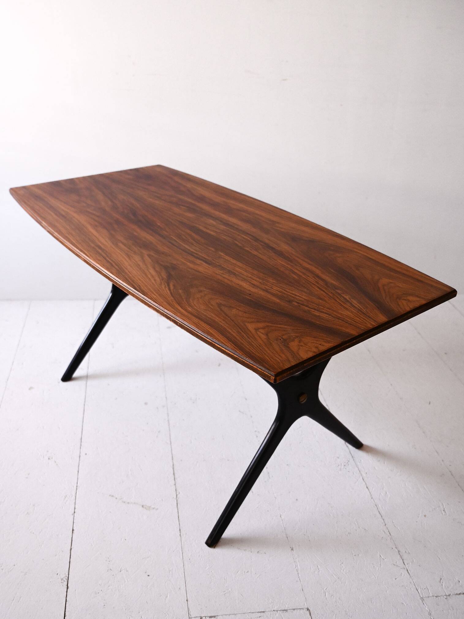 Scandinavian coffee table with black legs