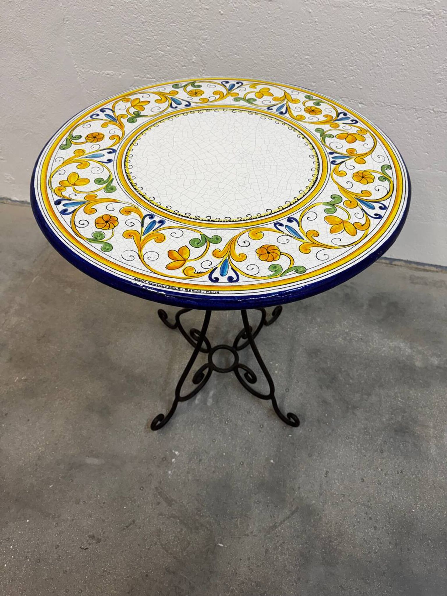 Outdoor table signed Grandi Maioliche Ficola hand-painted Italy