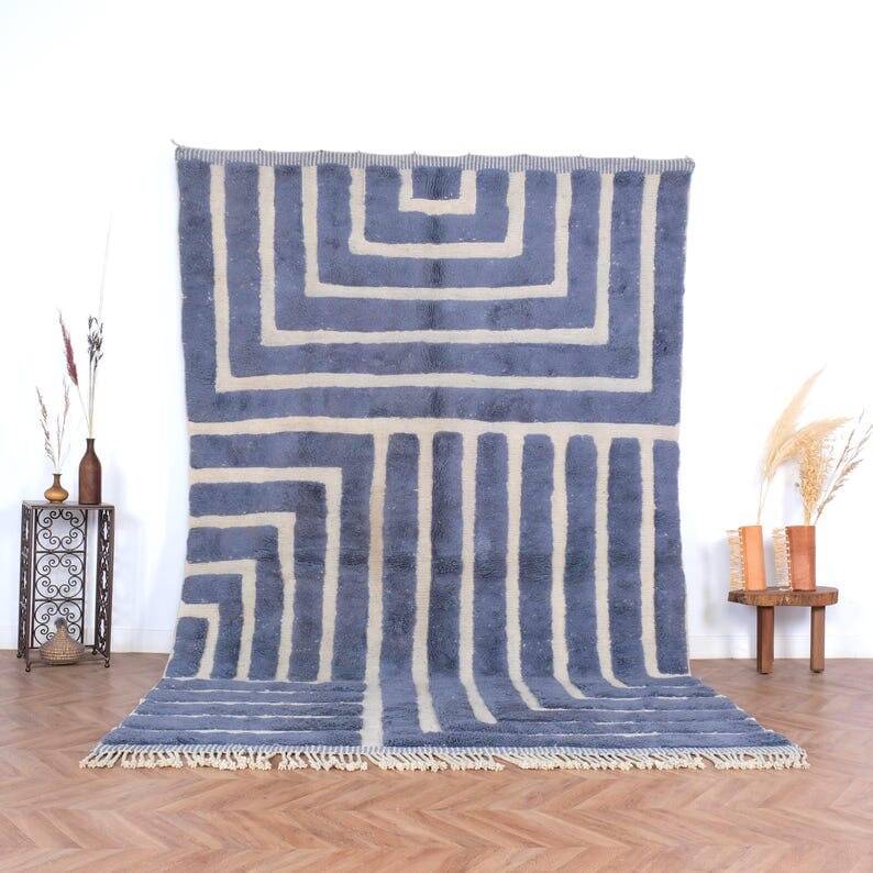 Handmade pure wool rug, size 140 x 260 cm.