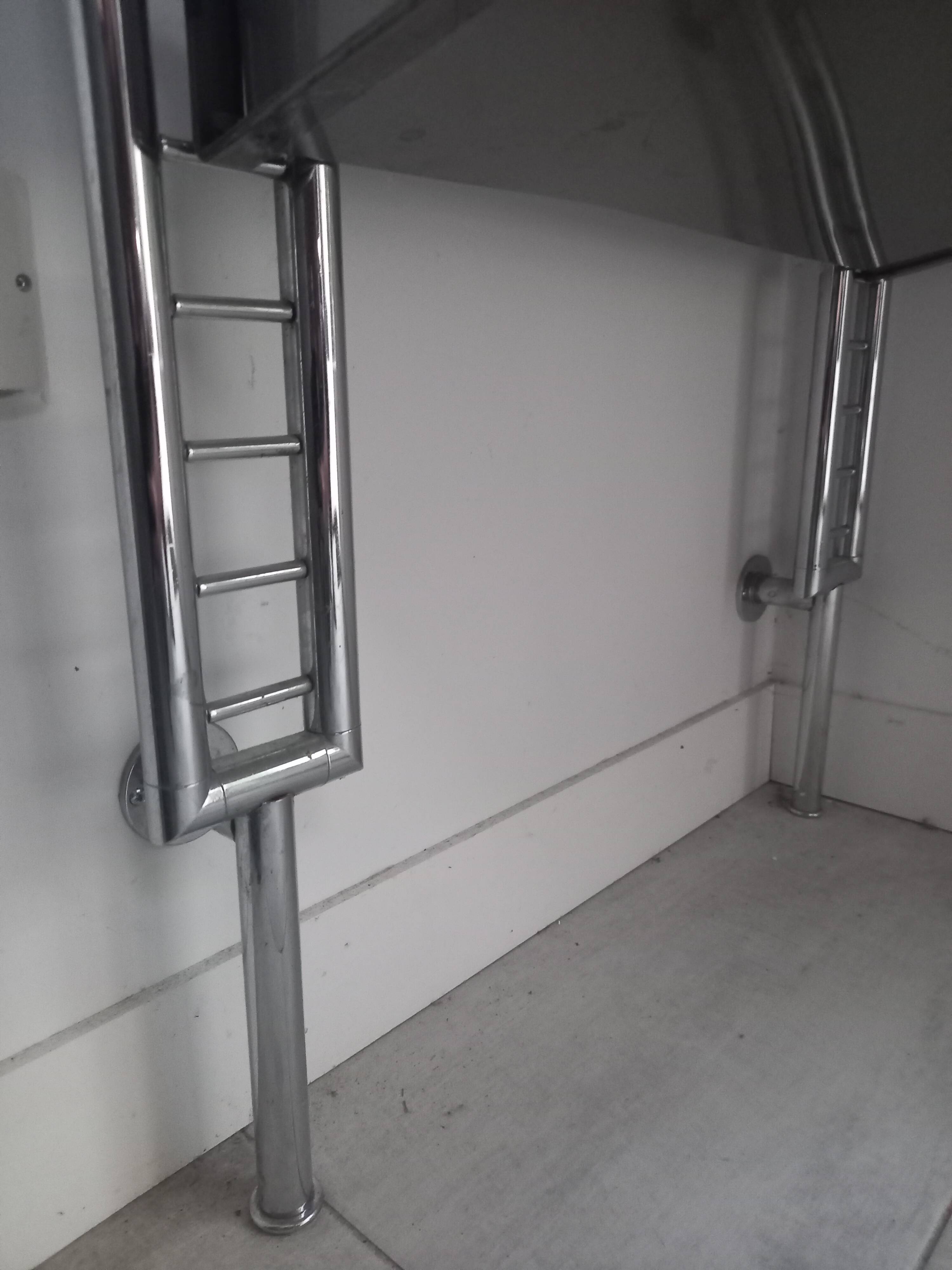 Grande étagère murale chrome design alu et métal 1970 industriel 220cm