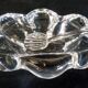 Paire salière et poivrier avec petites cuillères, en cristal de Daum