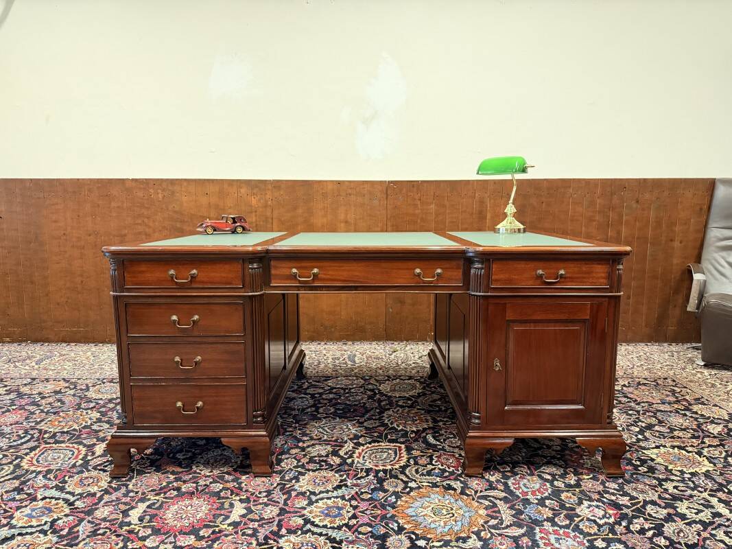 Classic English desk with green leather