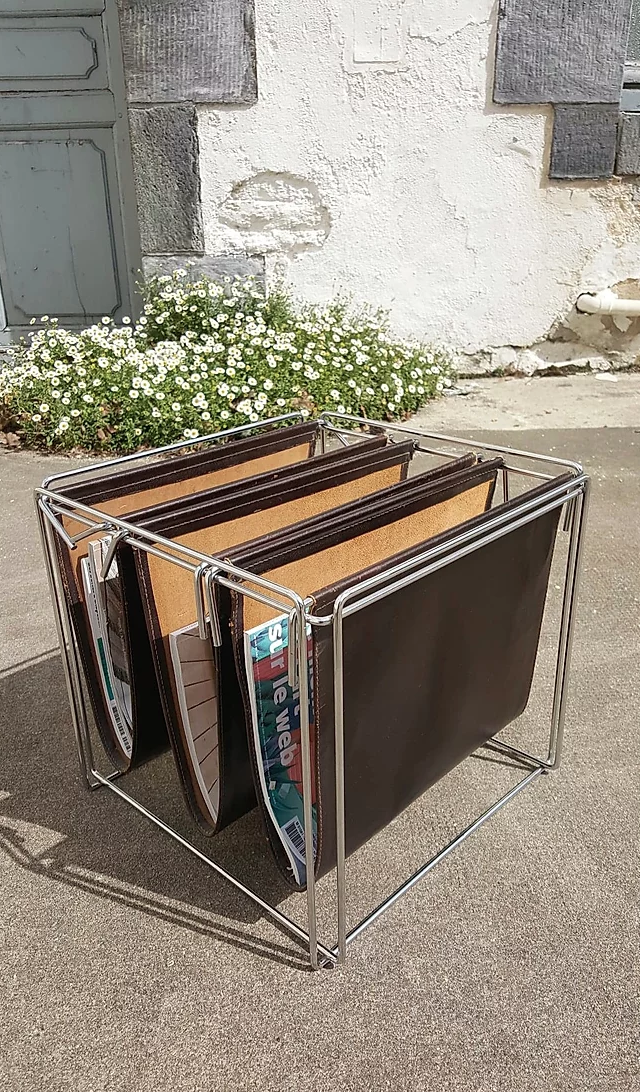 Porte revues design Gérard Rignault pour Group S.A. 1970