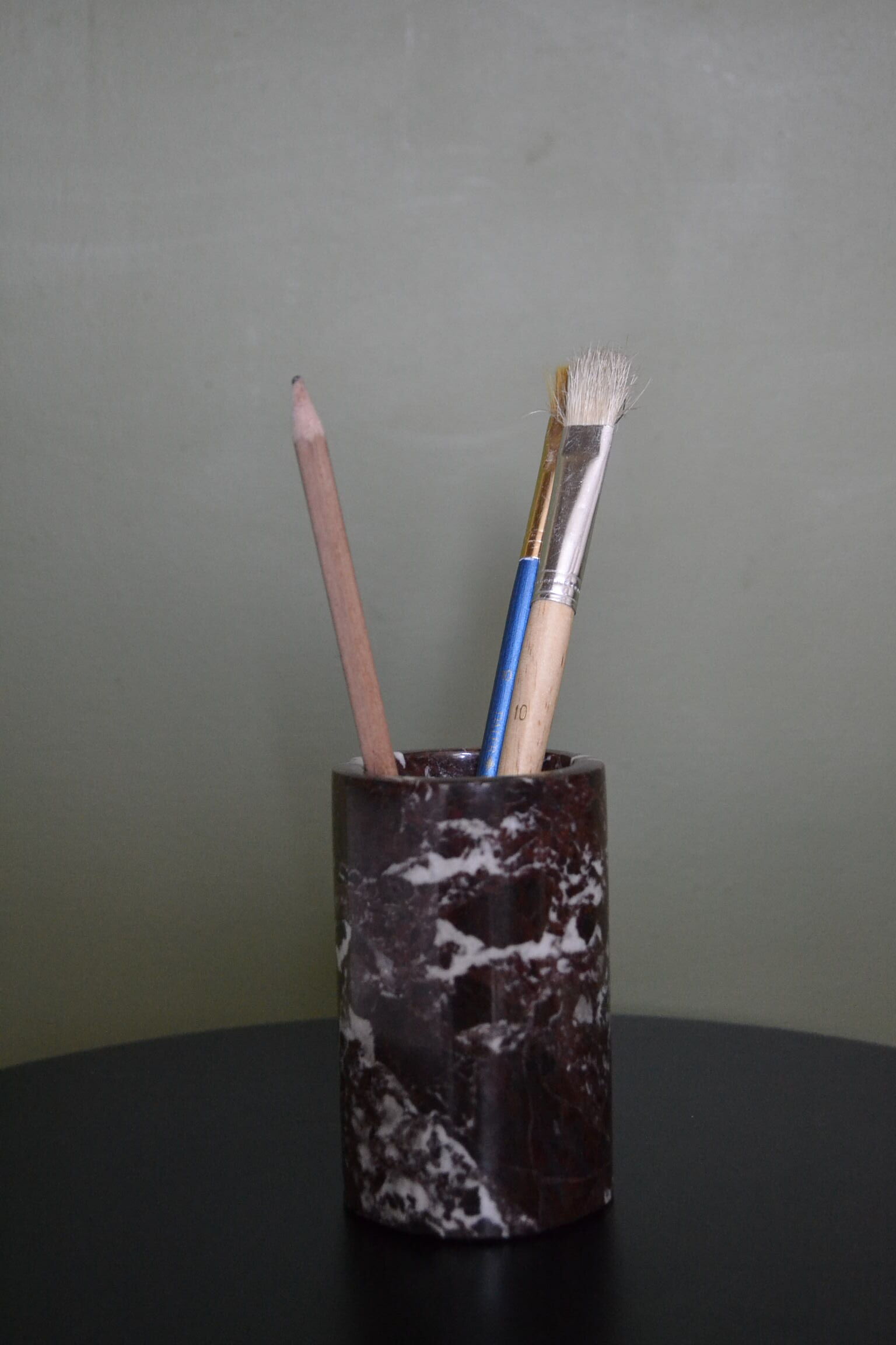 Red marble pencil pot