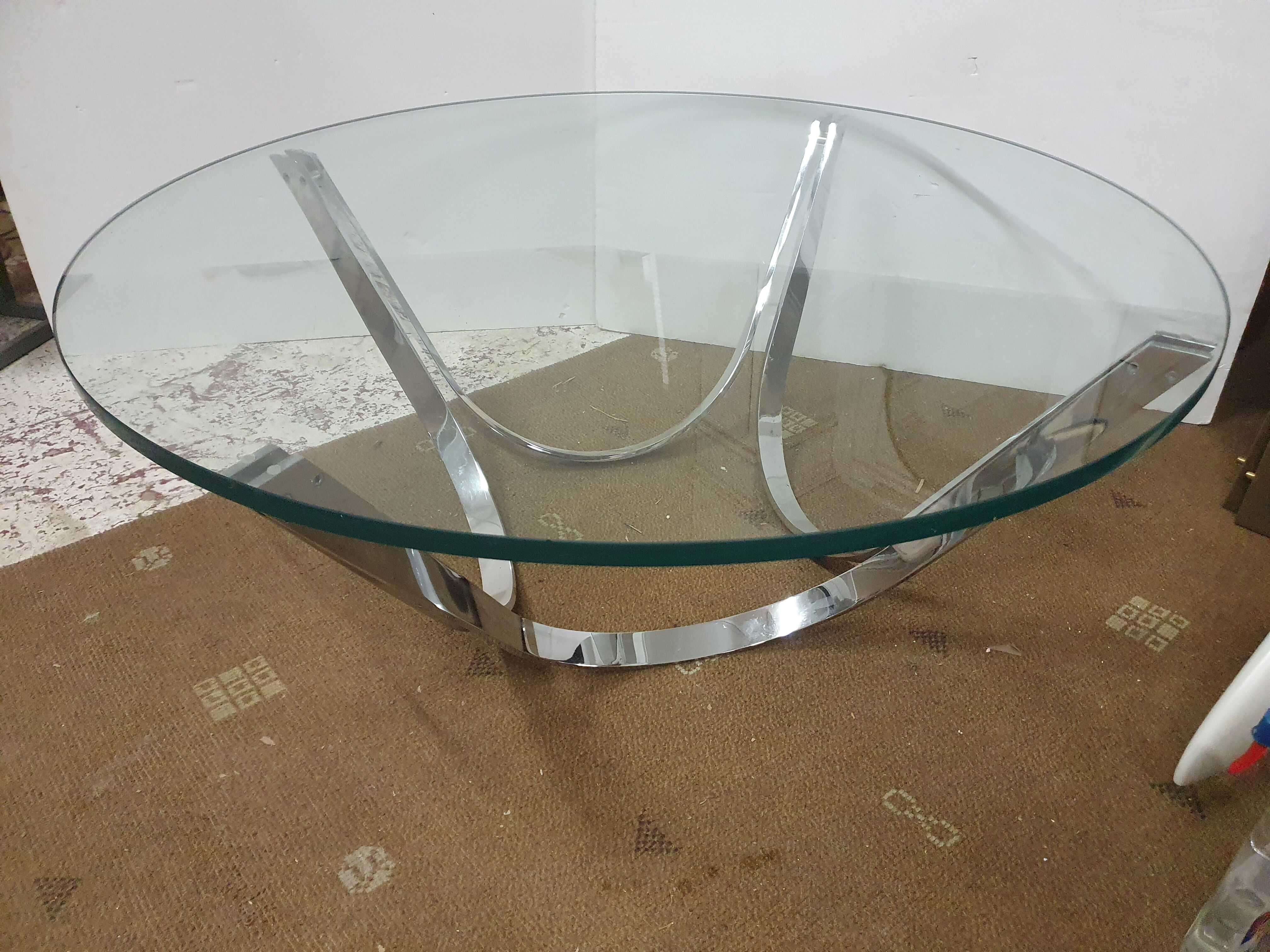 Space-age coffee table designed by Roger Sprunger for Dumbar, 1960s