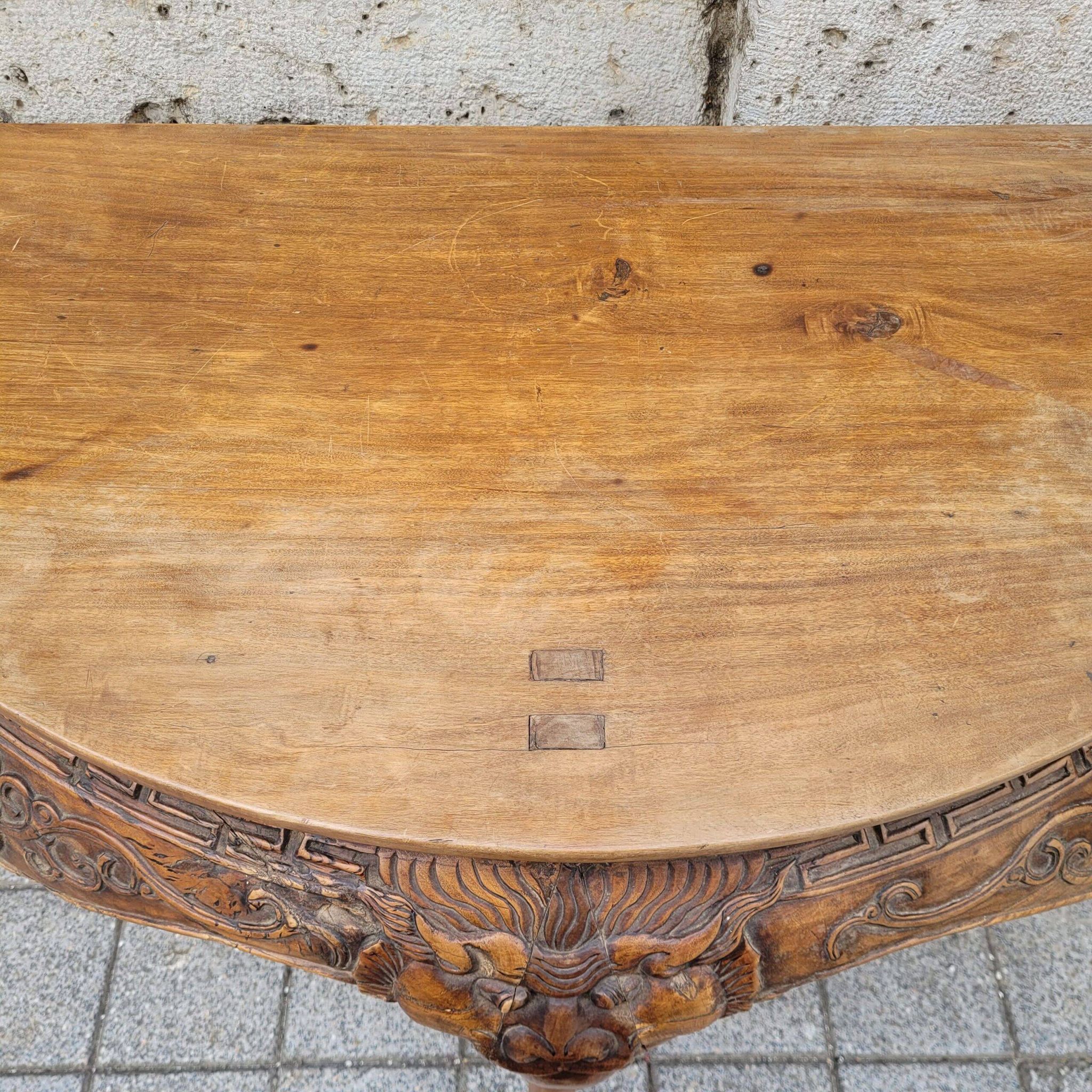 Half-moon console "Yueyazhuo", Huanghuali wood, Qing dynasty, circa 1790 – China