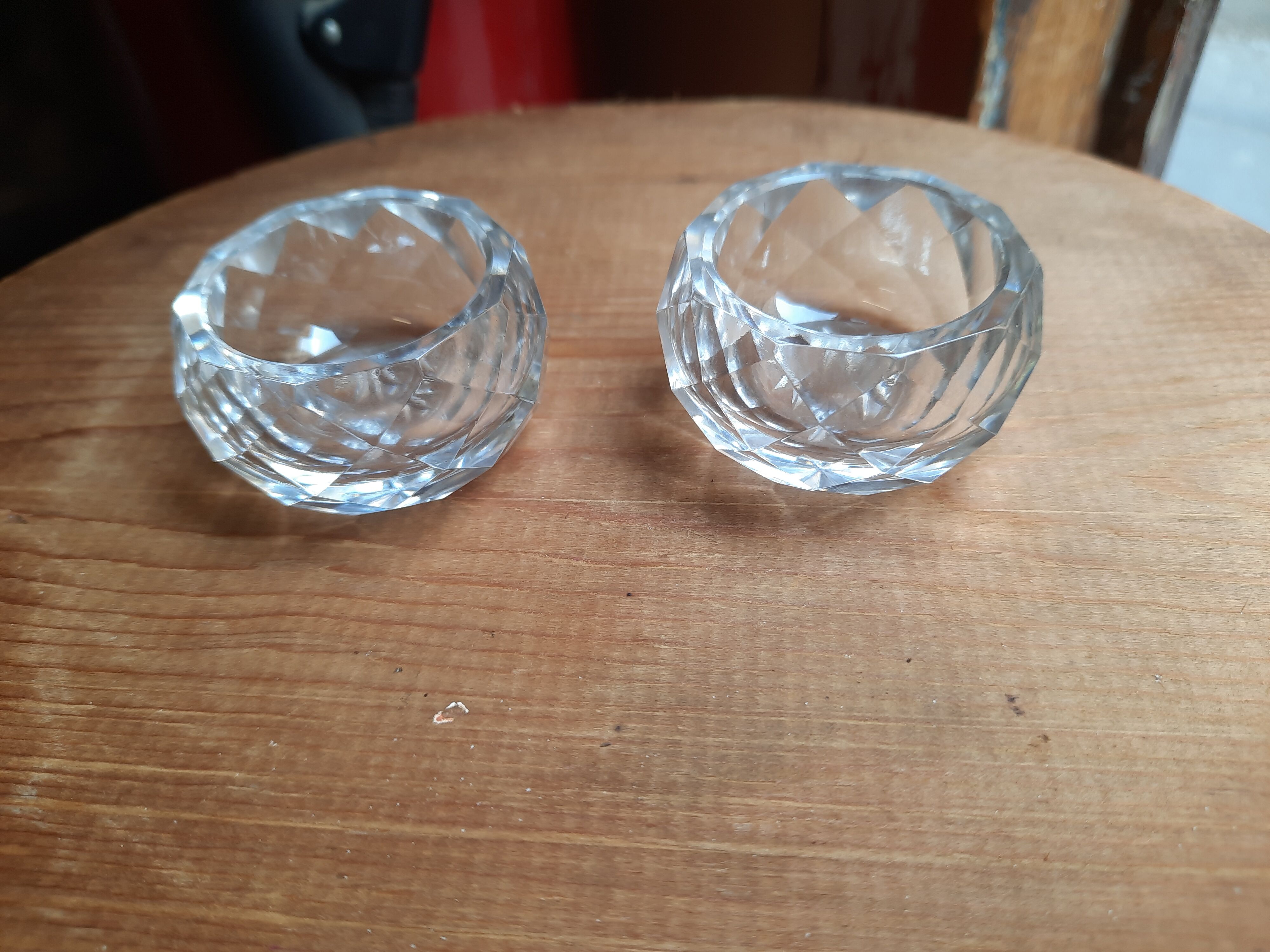 Pair of crystal saleron