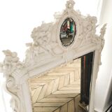 White painted wooden mirror decorated with flowers and medallions 88x138cm