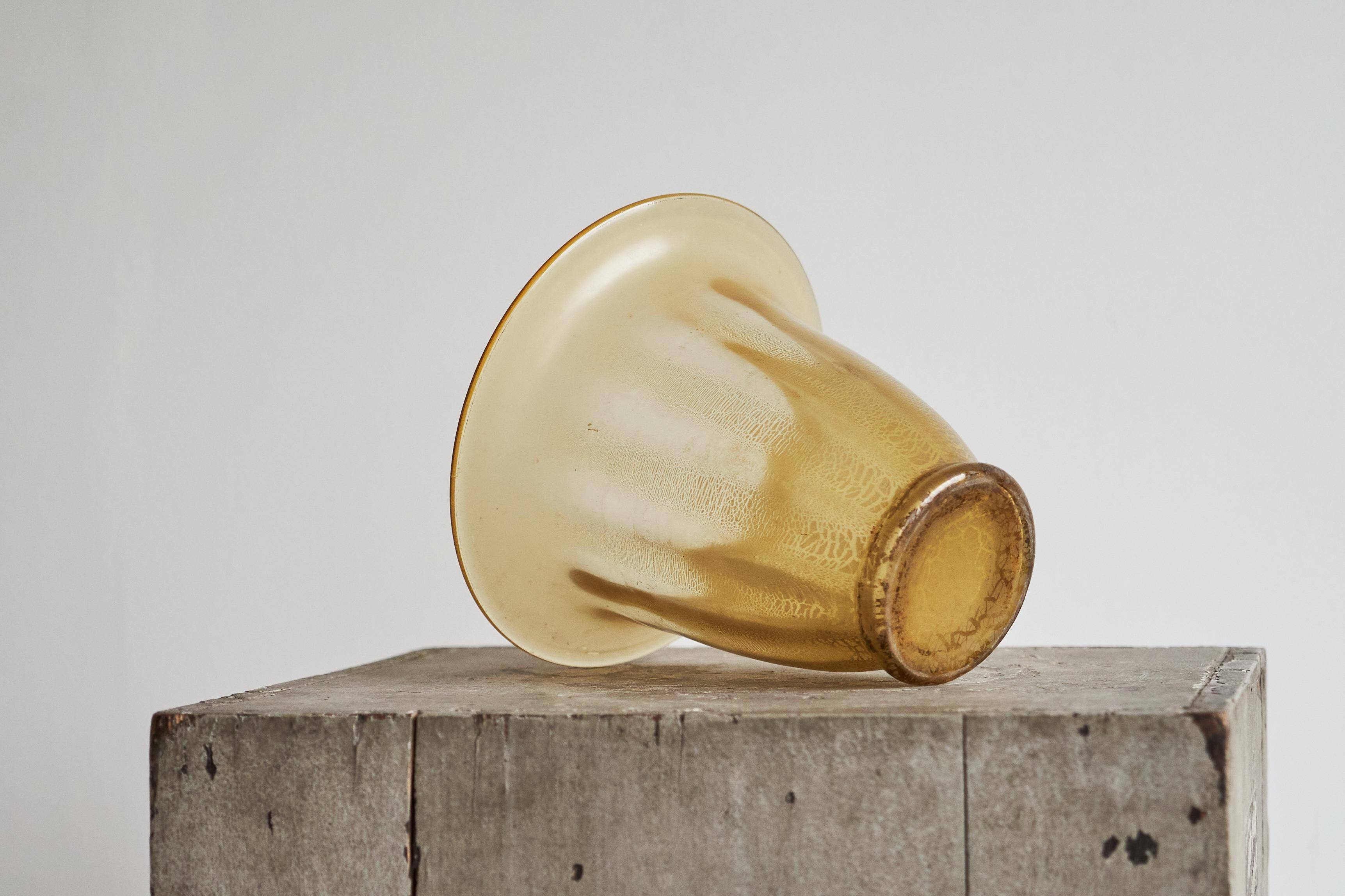 Cracked glass vase in gold by Andries Dirk Copier for Glasfabriek Leerdam
