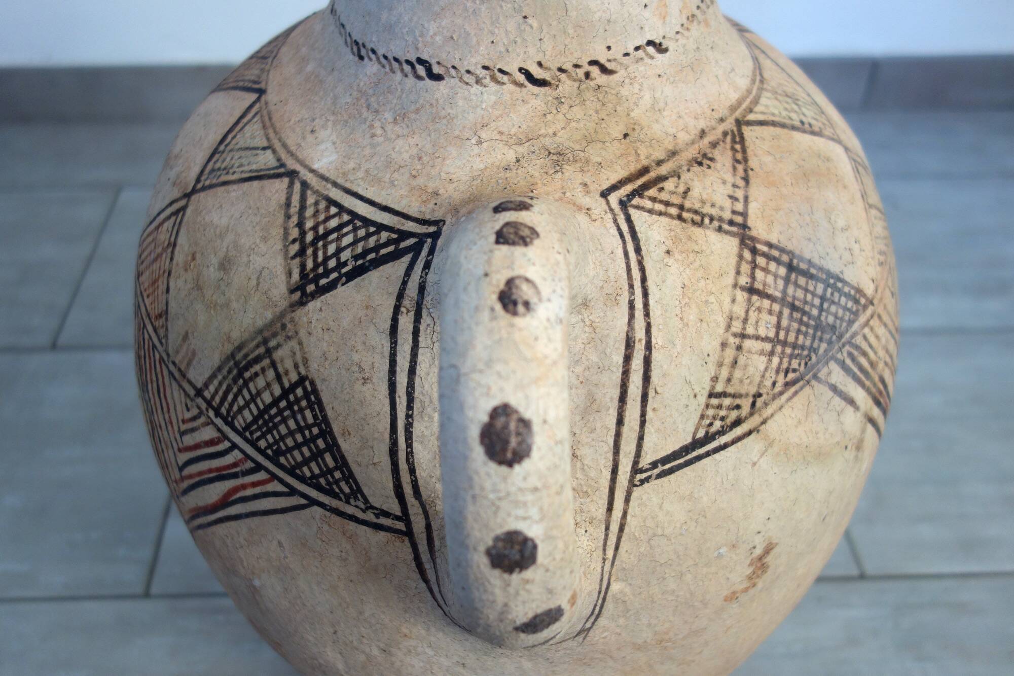 Large terracotta jar from the Rif, Morocco H70cm