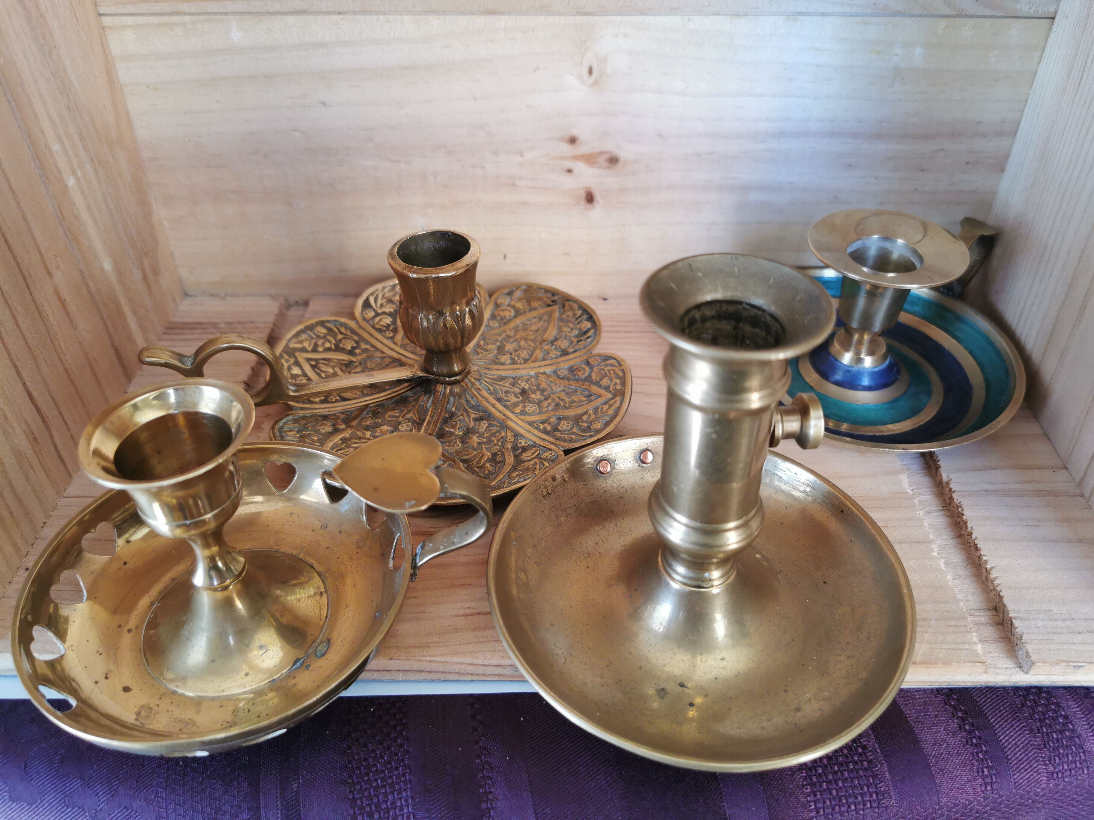 Set of 4 cellar rat candle holders