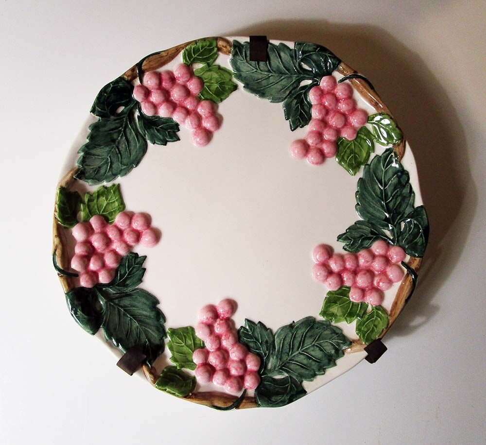 Vine decorated wall plate