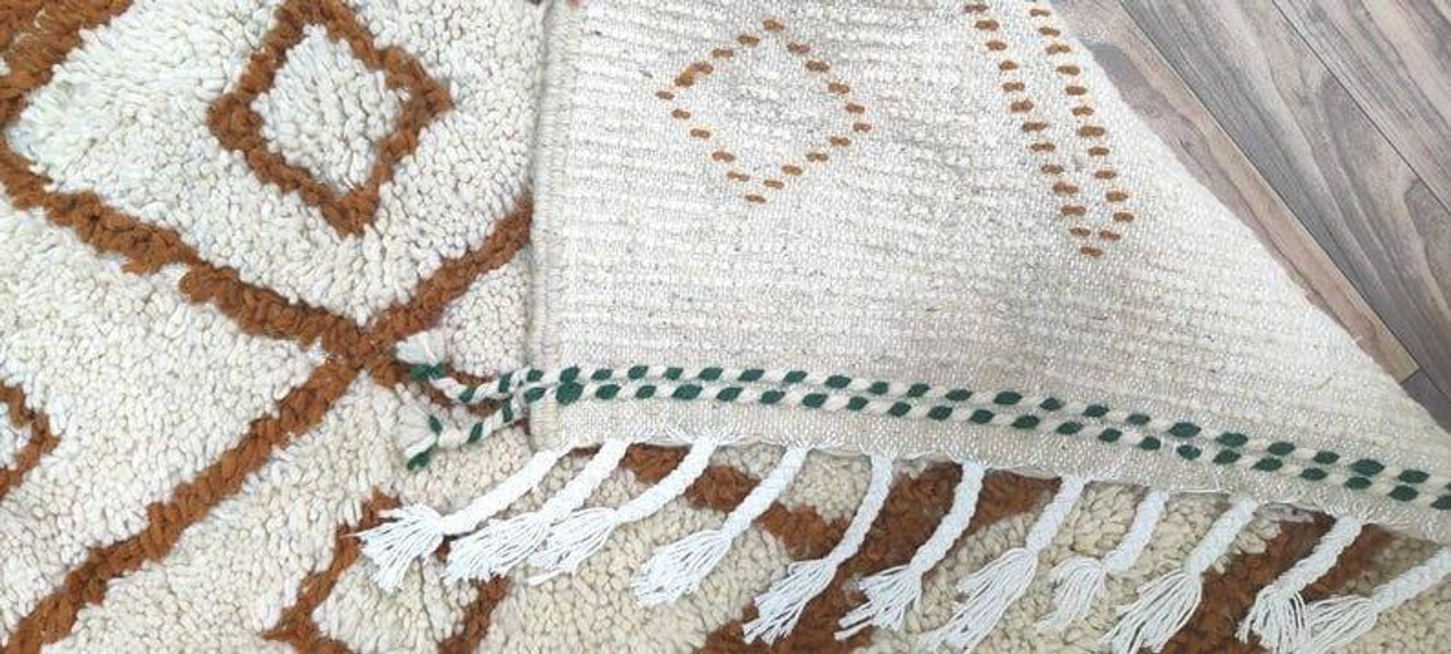 Traditional handmade pure wool Berber rug size 150/250 cm.