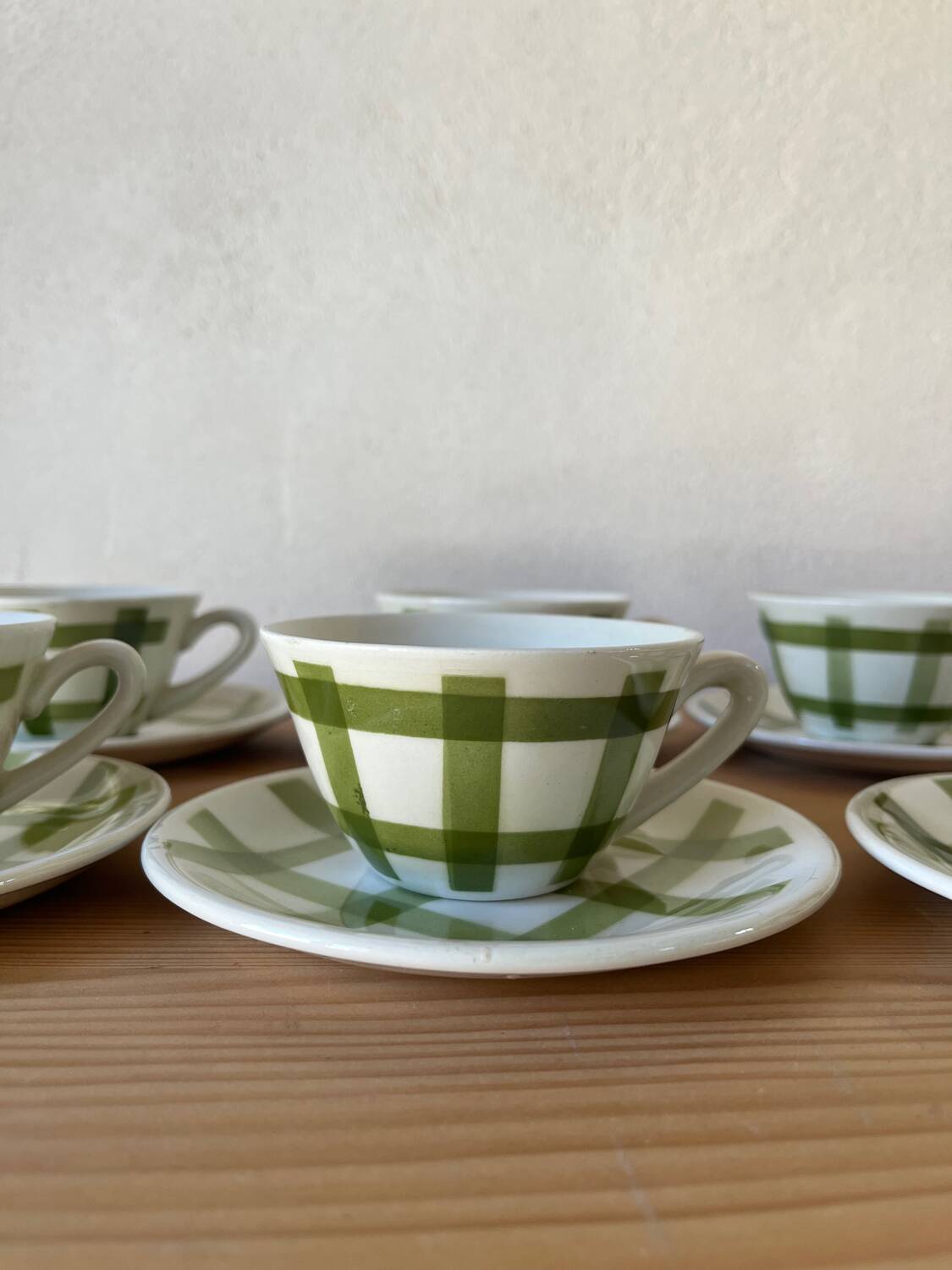 6 green and white checked coffee cups Moulin des Loups