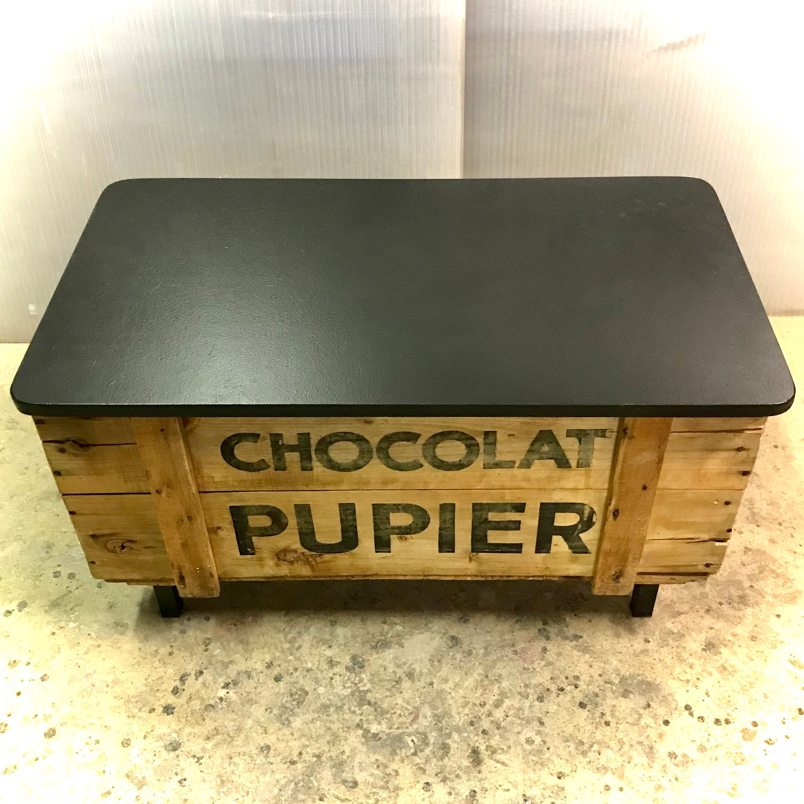 Storage box banquet chocolate poupier