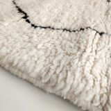 Moroccan Berber carpet Beni ouarain ecru with black diamonds 162x108cm