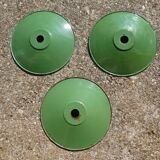 Lot de 3 abats-jour verts en tôle émaillée vintage