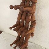 Stretchy wooden wall hanger with ten hooks