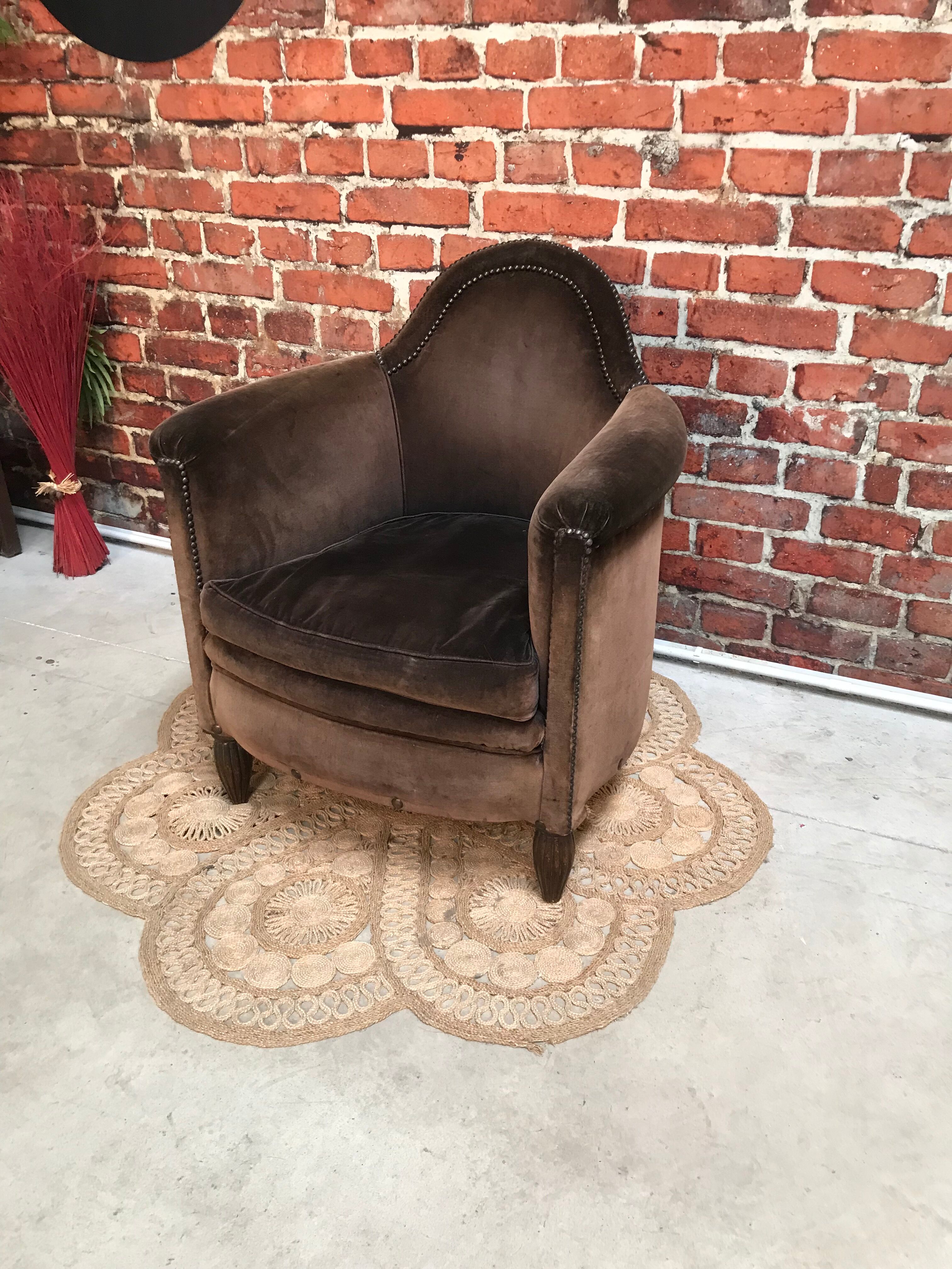 Club armchair in brown fabric