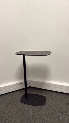 Table basse ovale en métal noir