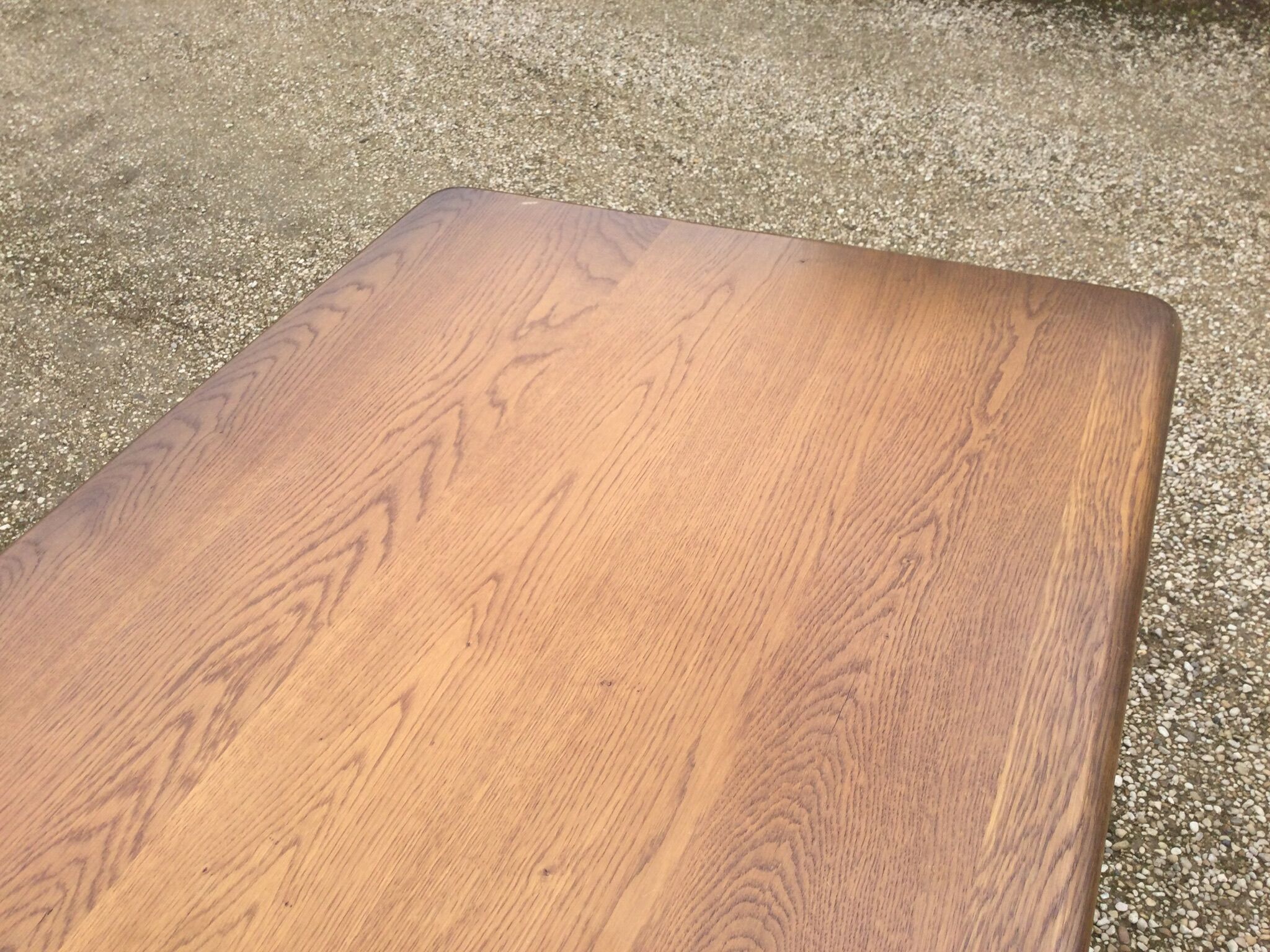 Farm table