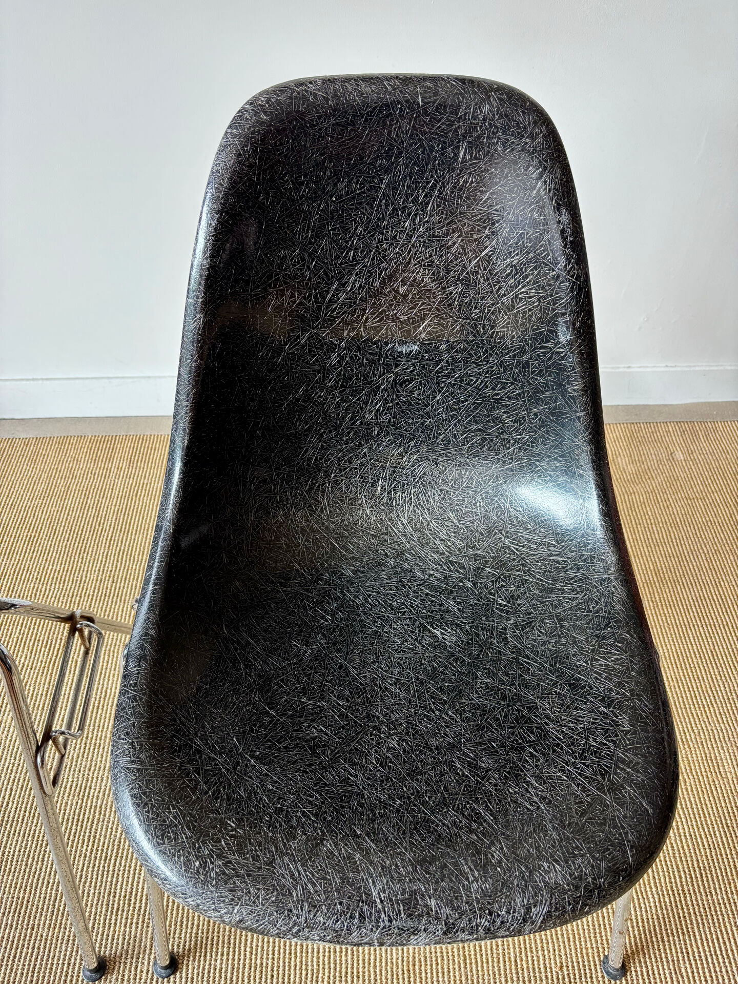 Eames DSS chairs (ed. Herman Miller - fibreglass)