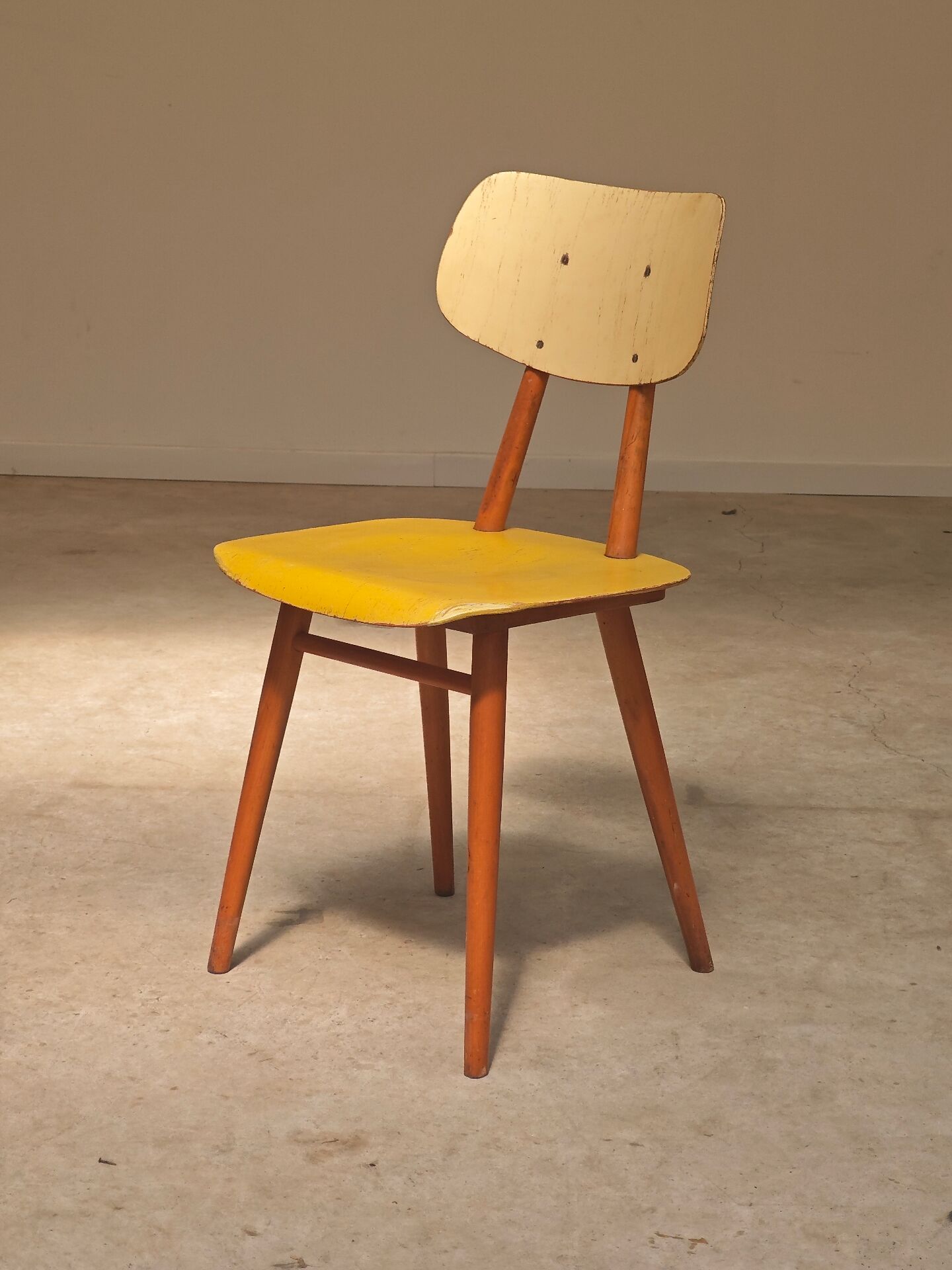Yellow wooden chair TON Bystrice (Thonet) 1970