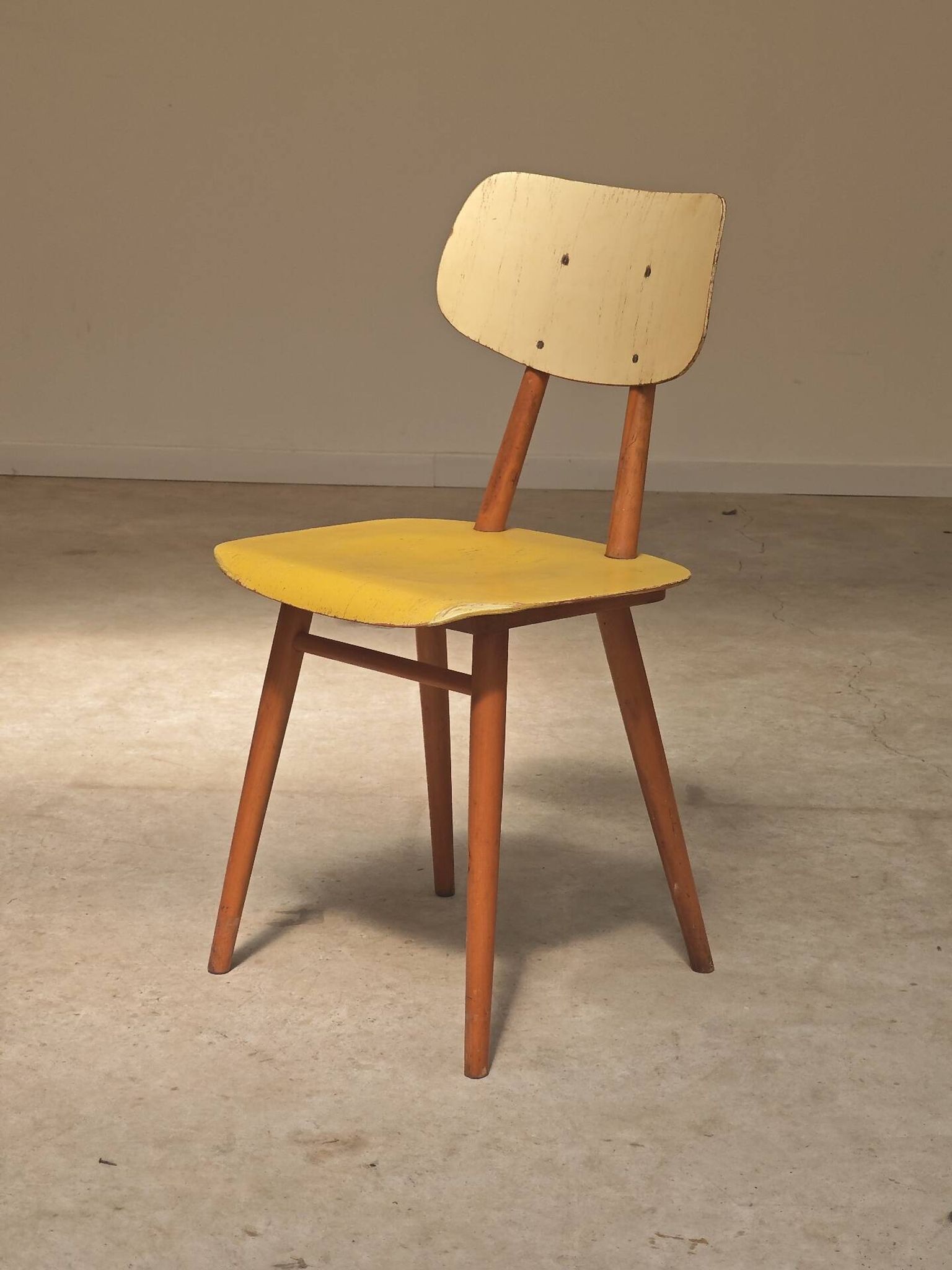 Yellow wooden chair TON Bystrice (Thonet) 1970
