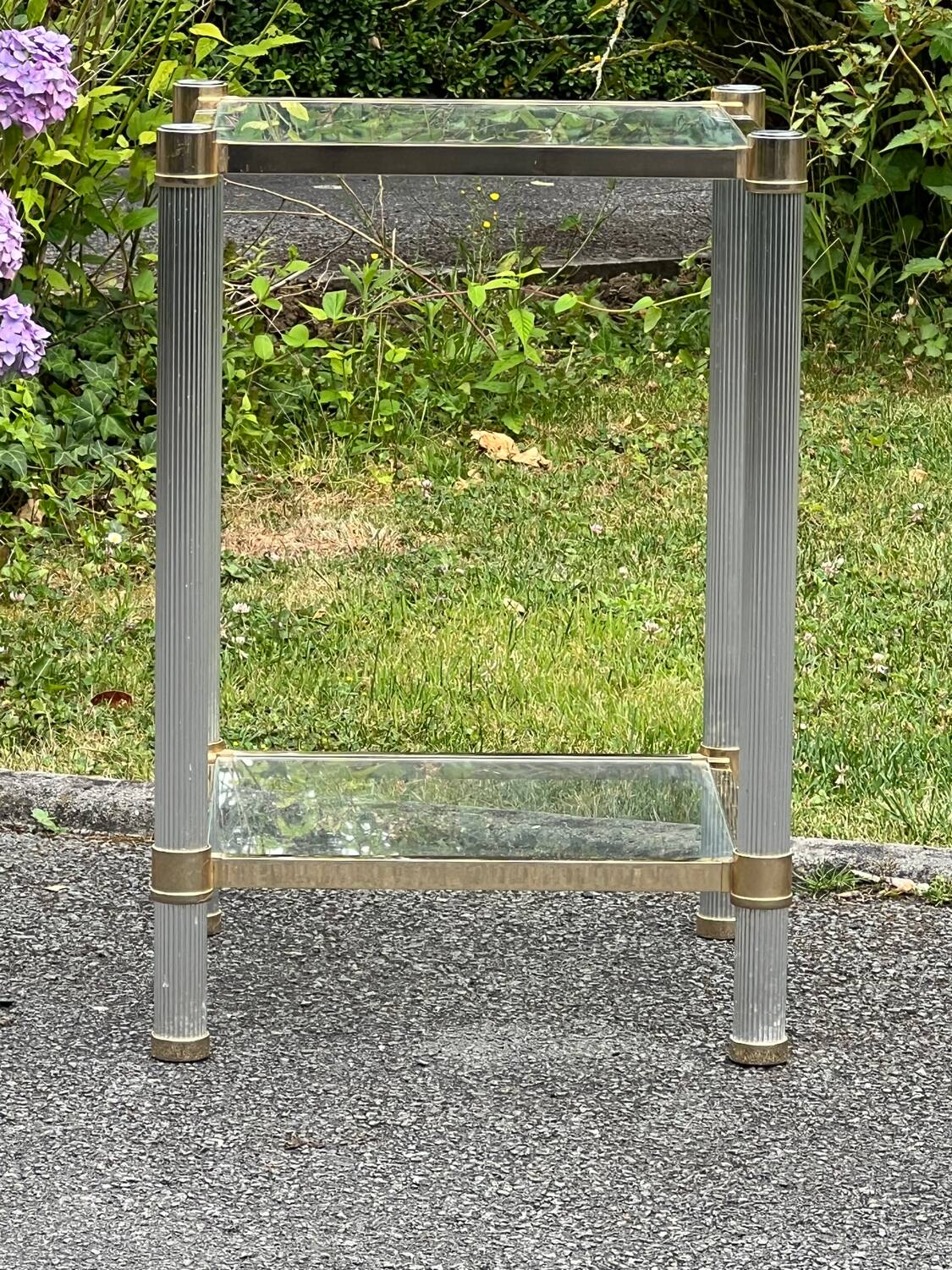 Vintage pedestal table or end table, 70s