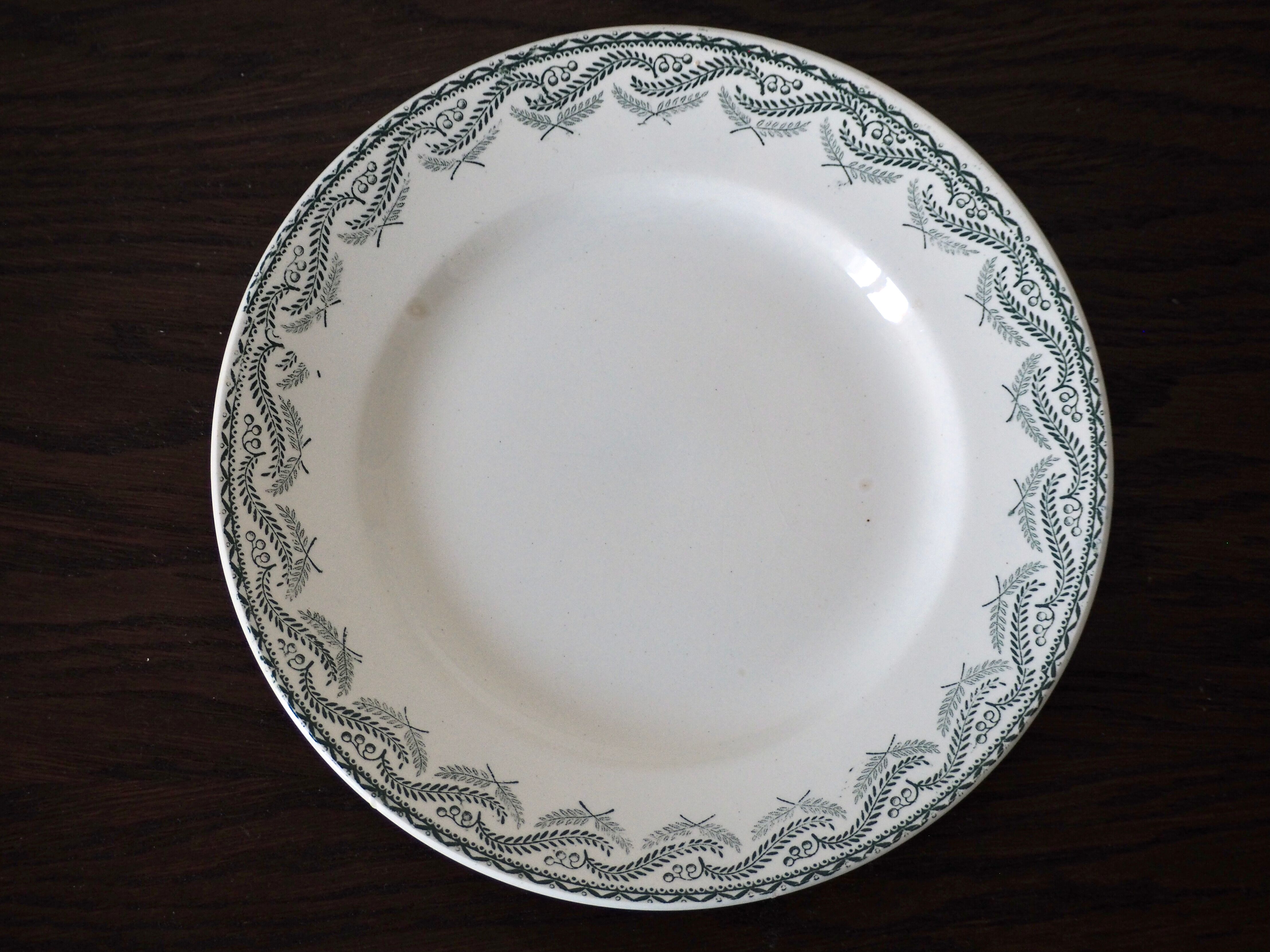 Set of 6 Terre de Fer plates, Réjane St Amand model