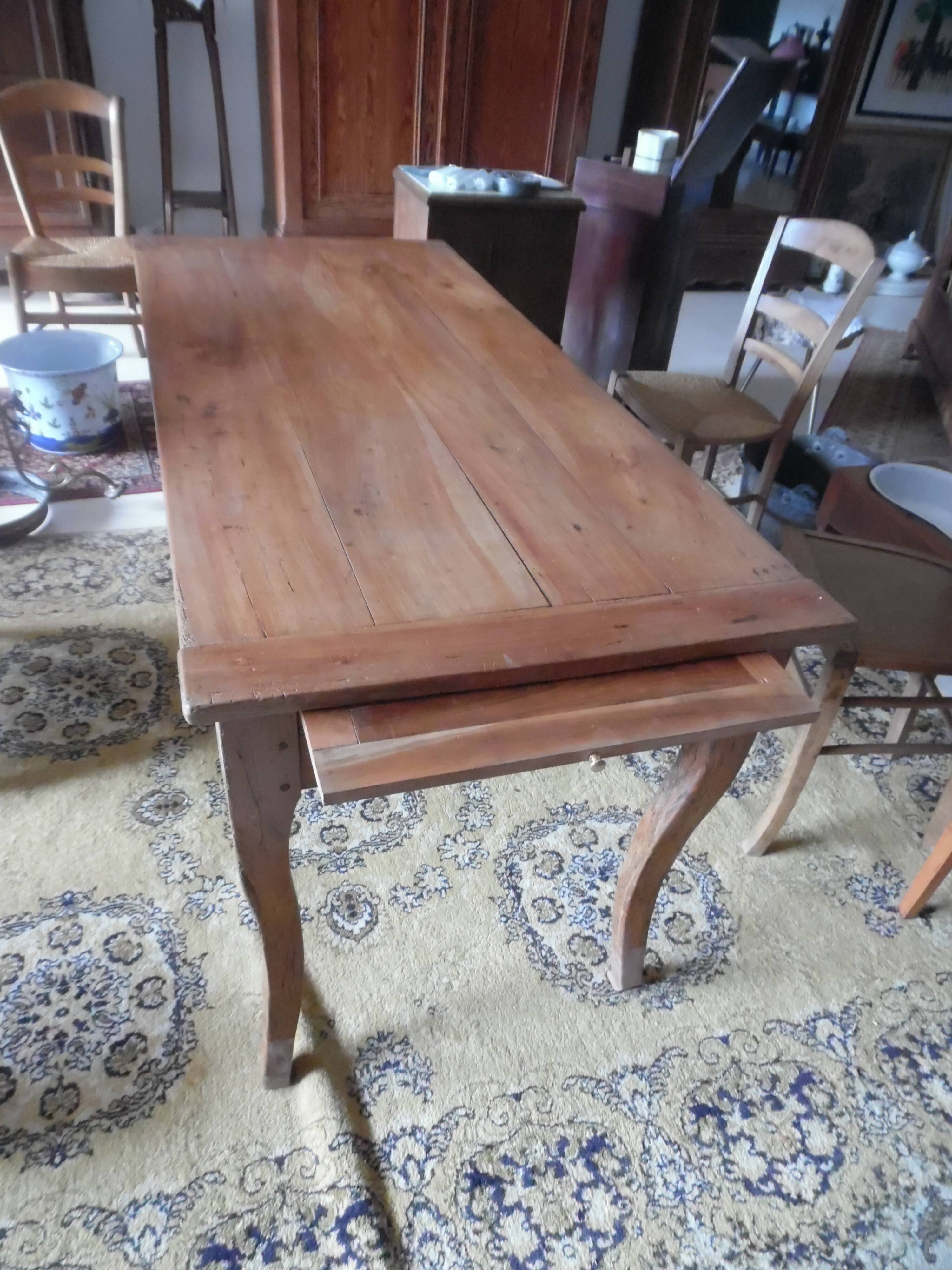 Farm table