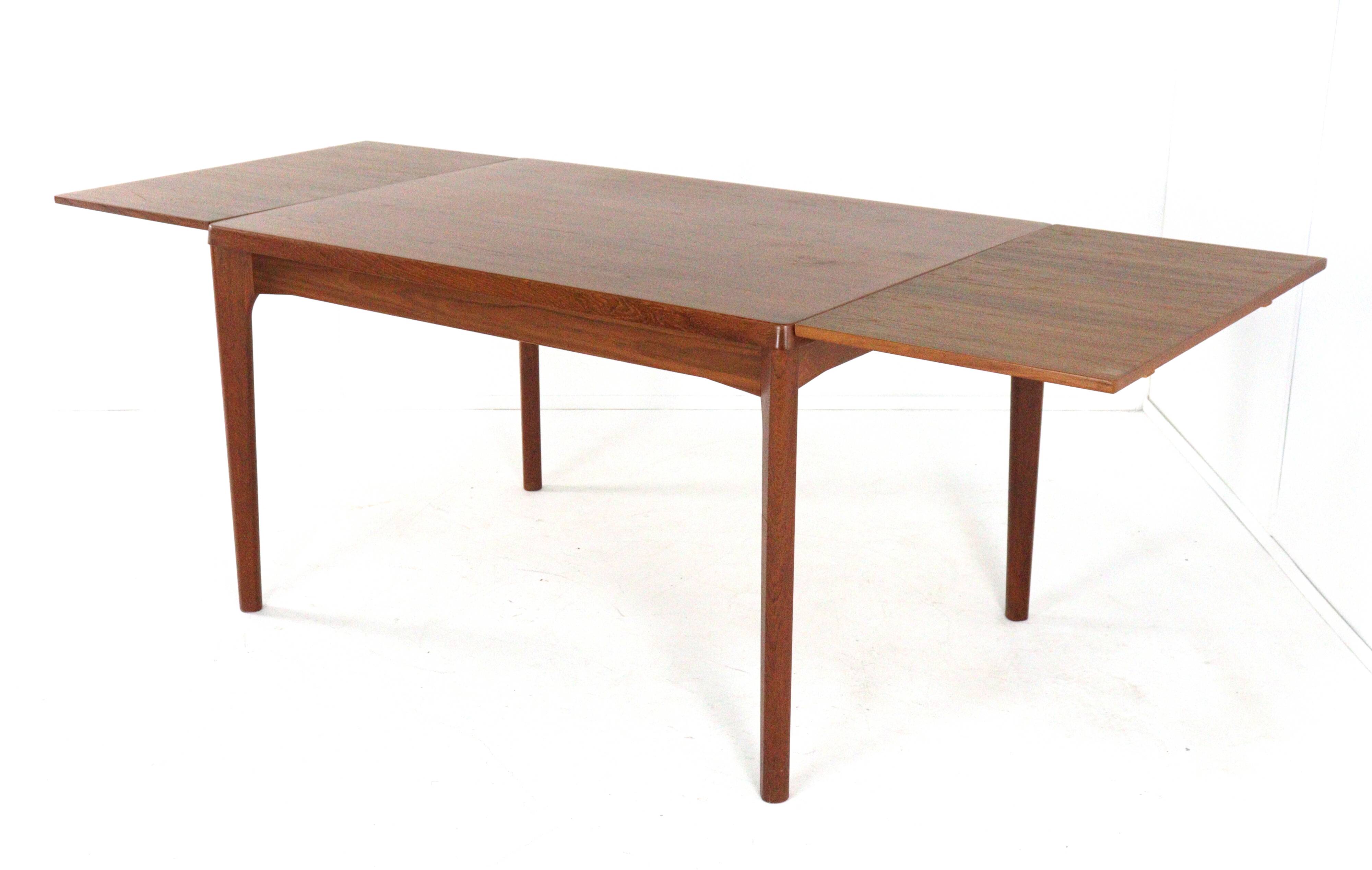 Henning Kjaernulf for extendable rectangular dining table Vejle - Danish
