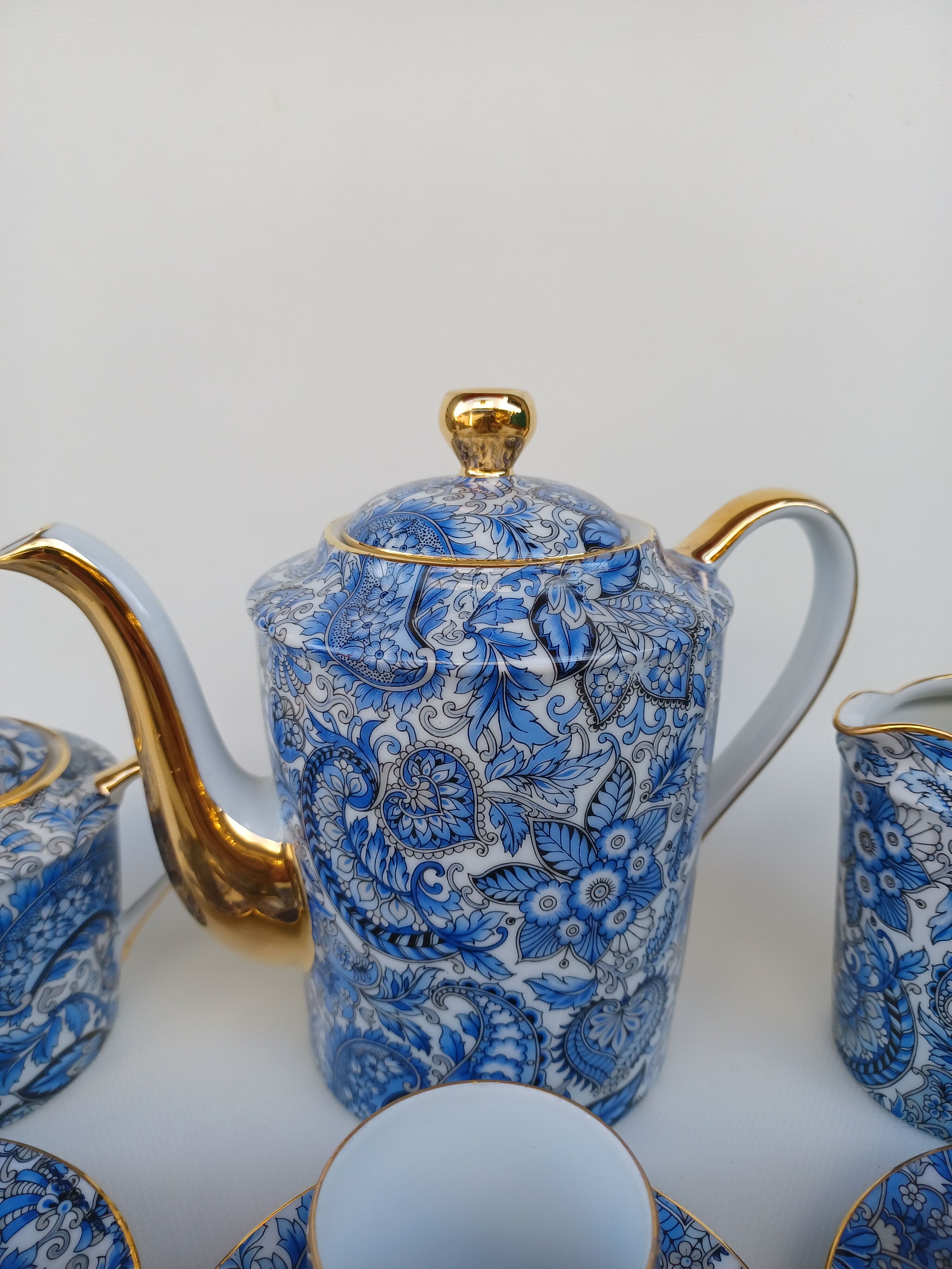 Coffee service in limoges porcelain, by lazeyras.