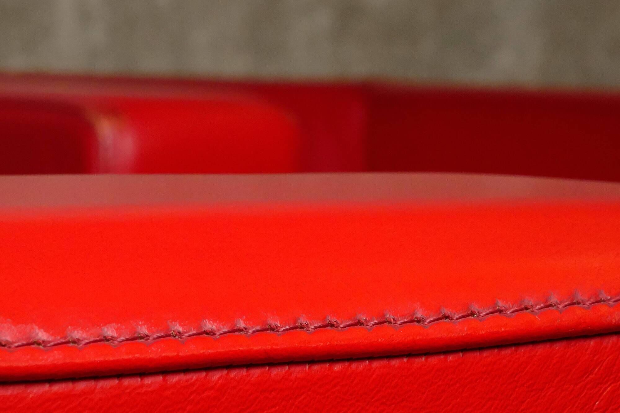 Poltrona Frau - Pair of armchairs in red leather and black beech - 2006 - IT.