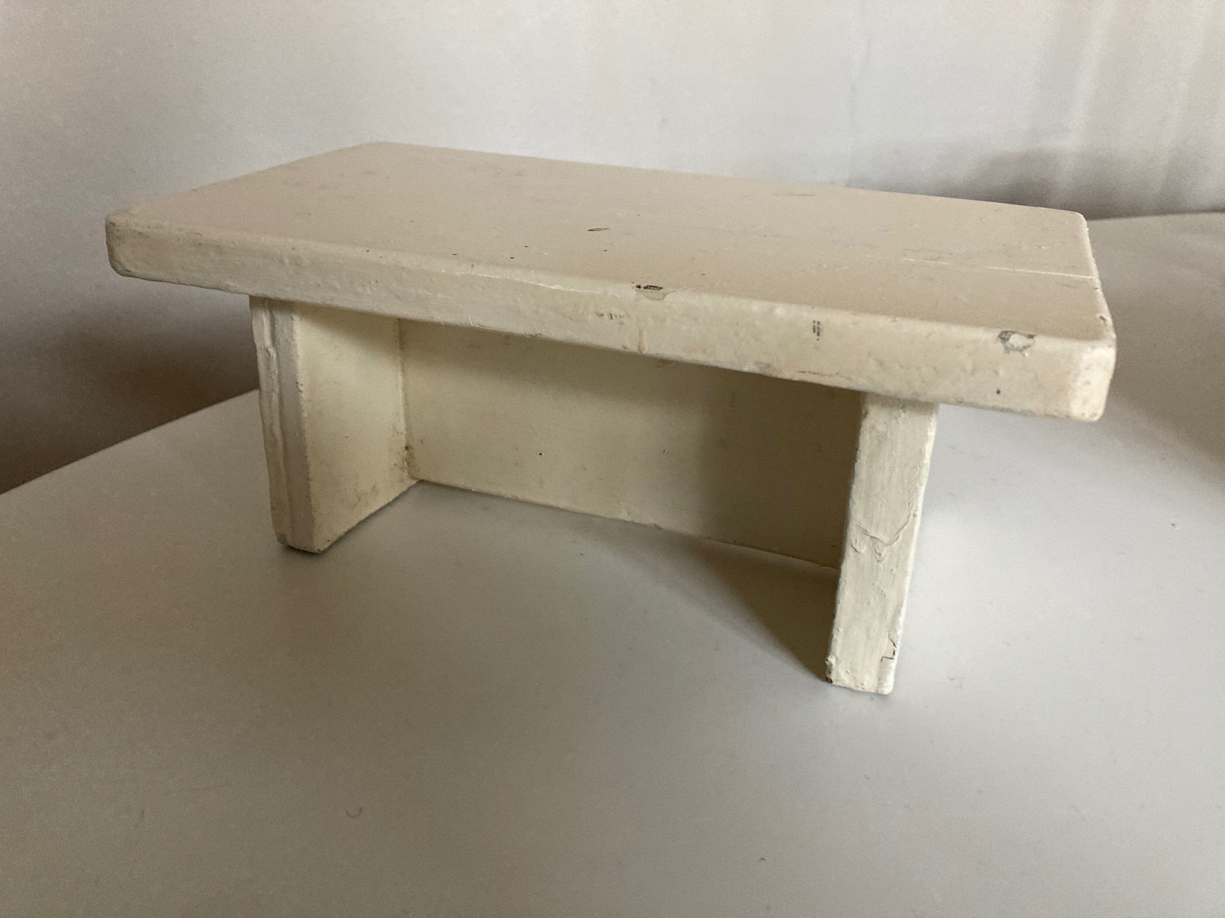 Produit BHV Repose pied XXXS en bois patine d'origine