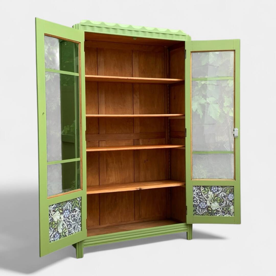 Armoire parisienne vitrée art déco 1930 kaki