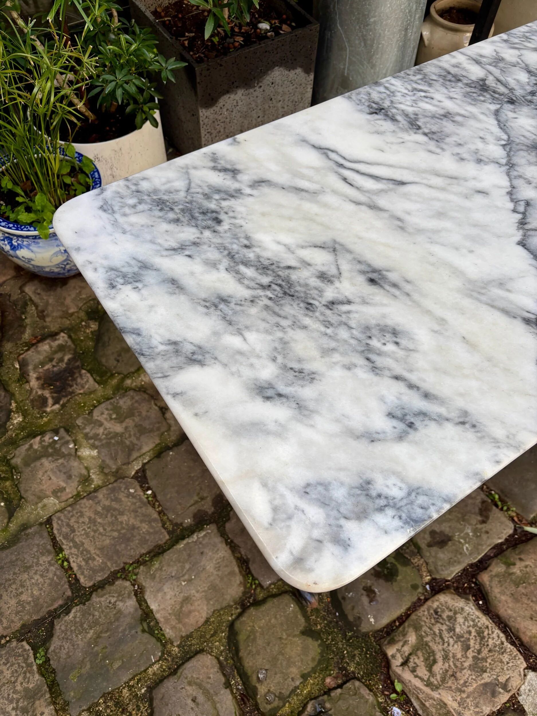 Grey marble bistro table with black cast iron ☐ 110 x 60 cm