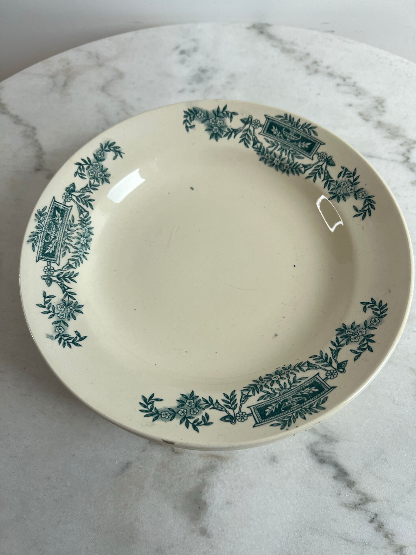 Assiette creuse Longchamp Lutèce en terre de fer