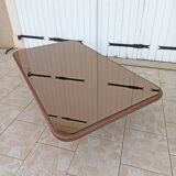 Table basse design en cuir et plateau en verre