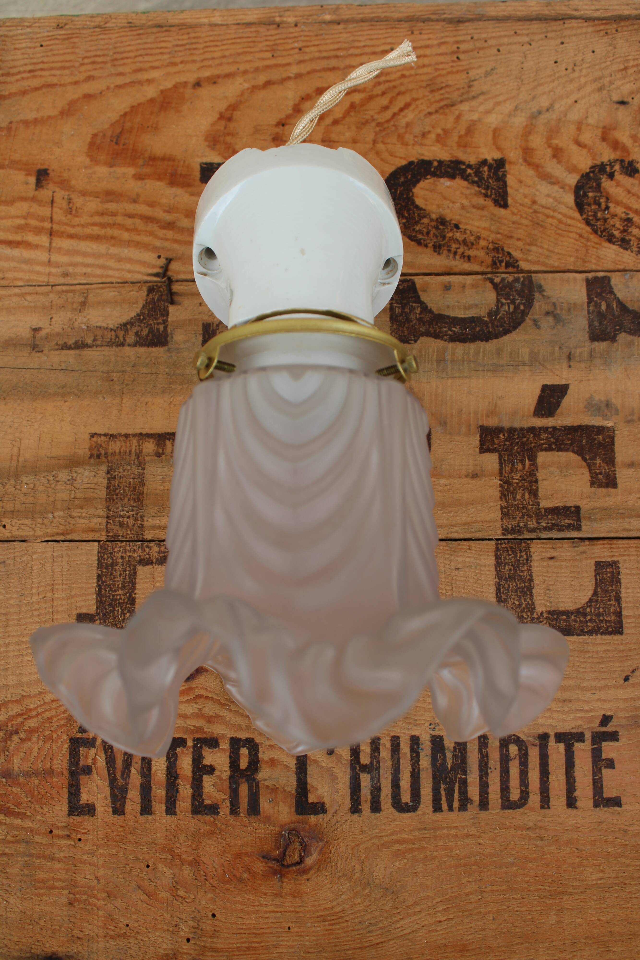 Wall light tulip and porcelain