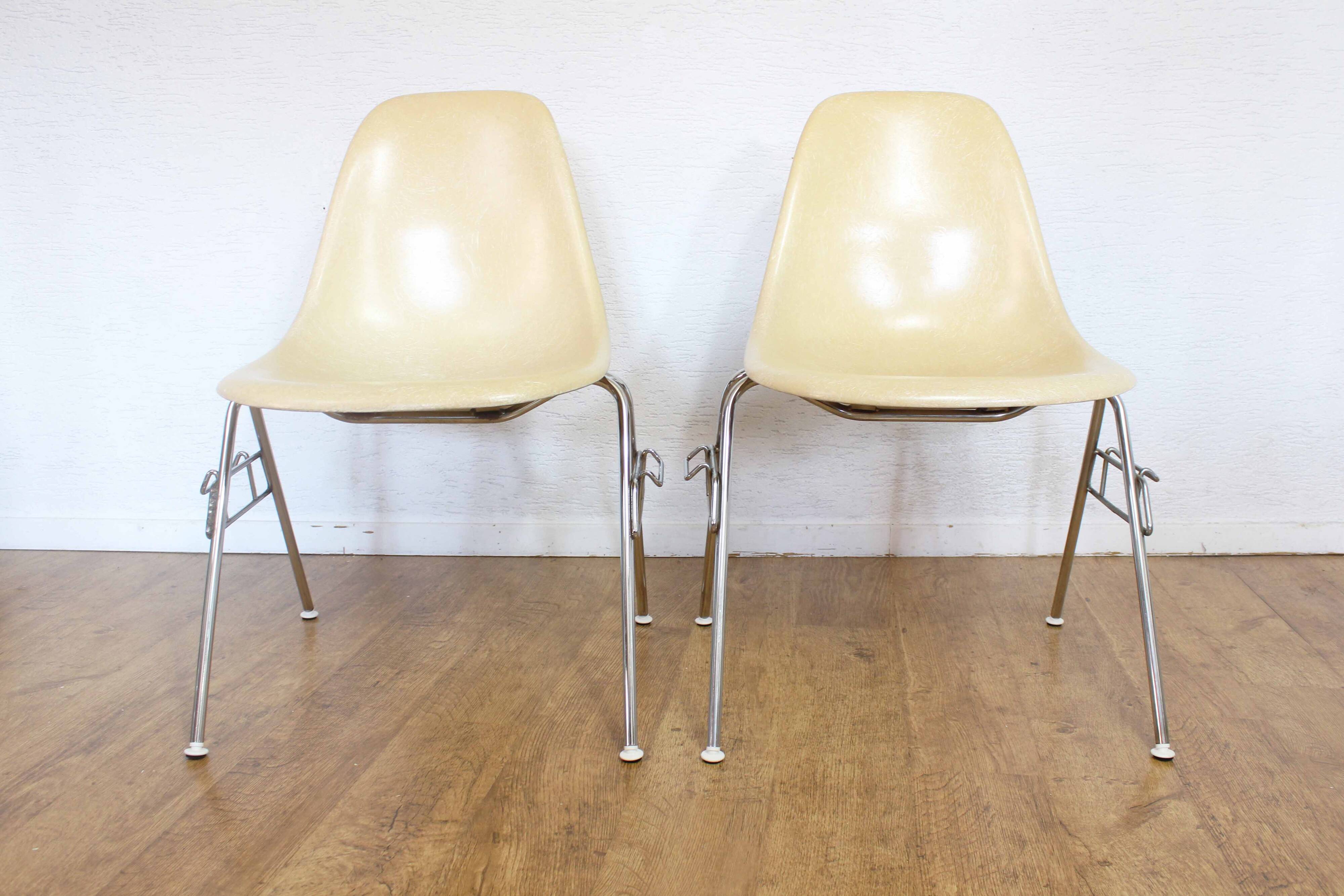 Pair of Eames / Herman Miller DSS model fiberglass chairs