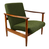 Fauteuil GFM-142, design par Edmund Homa des années 70 en bouclée vert olive - 2 pièces disponibles.