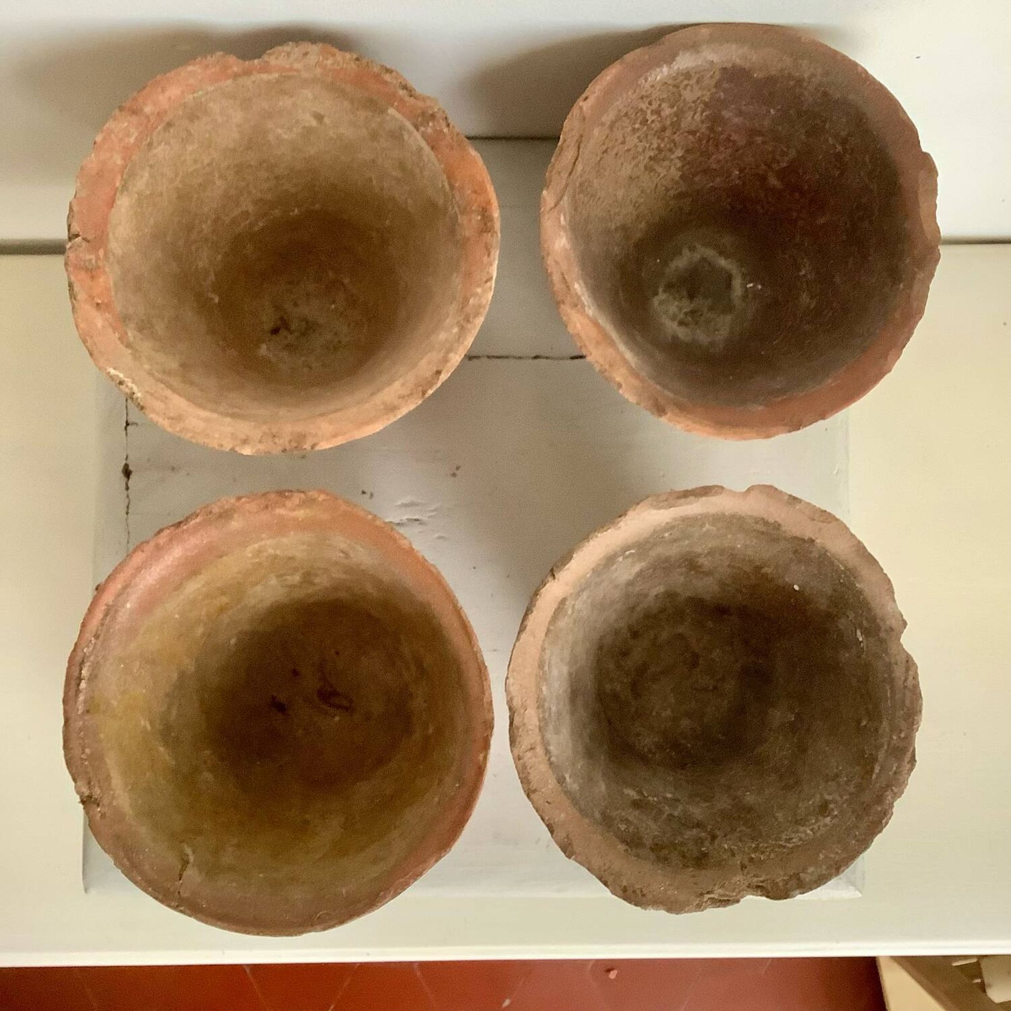 Pine resin pot