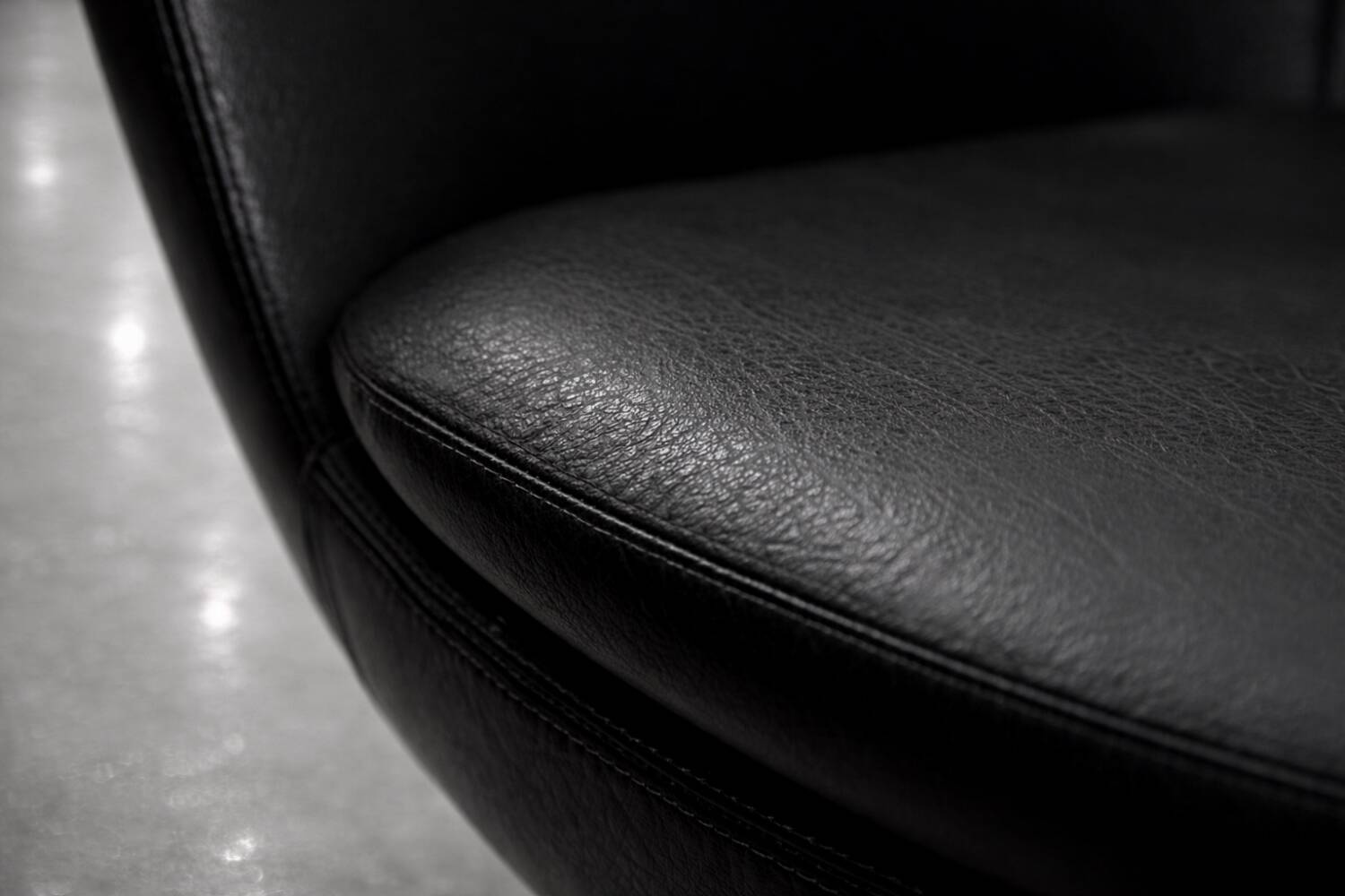 Vintage Mid-Century Scandinavian Modern Black Swivel Chairs, Set of 2