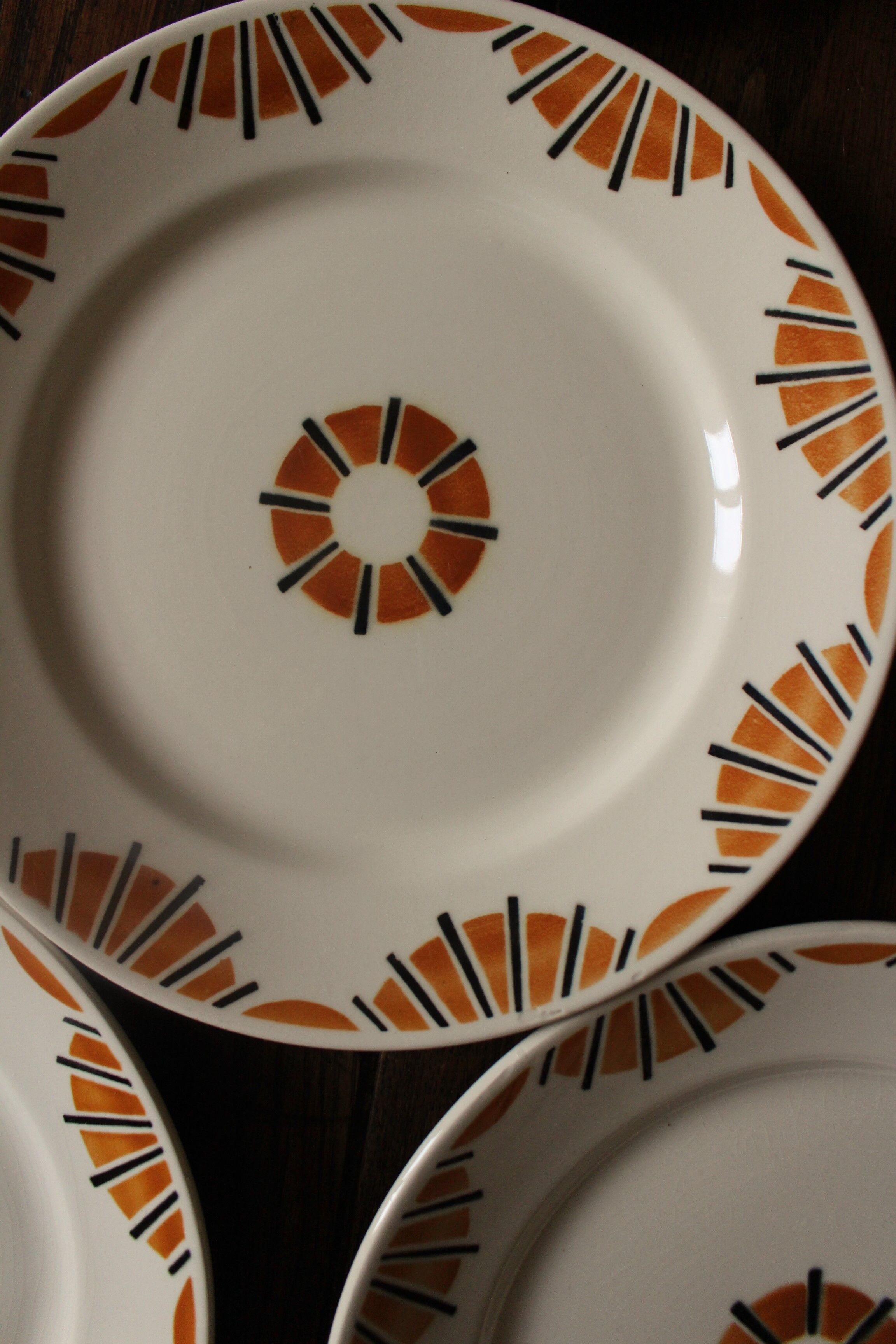 Set of 6 flat plates mismatched orange green Badonviller Saint Amand