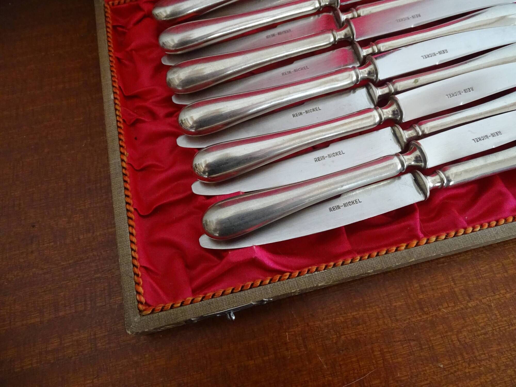 12 Alpacca Silver Metal Art Deco dessert knives in case
