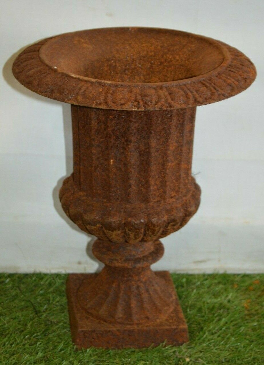 Medici cast iron vase