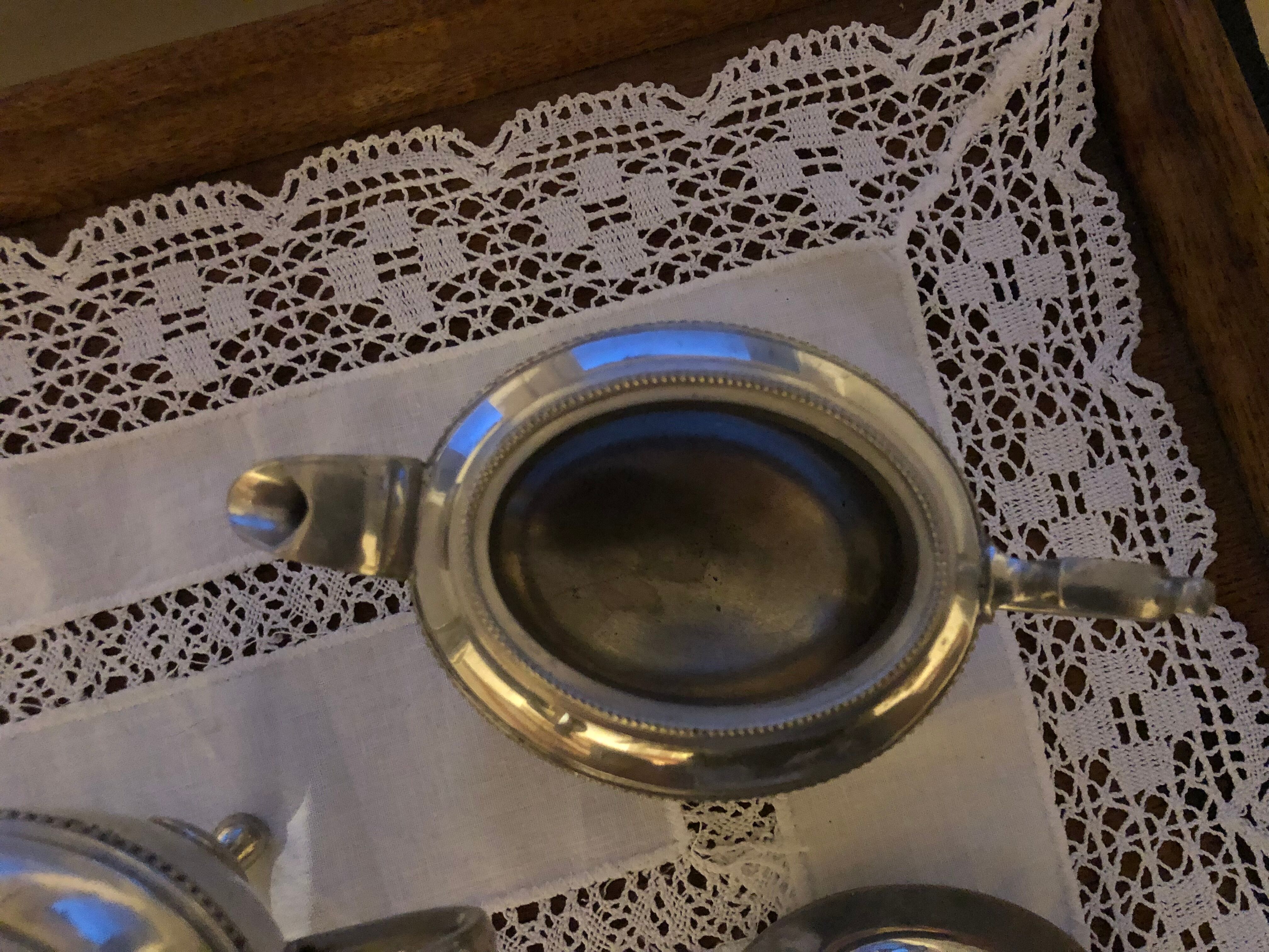 Sugar bowl and milk jug set