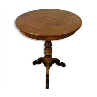 Tripod pedestal table in marquetry and mixed wood, Italy, 19th century